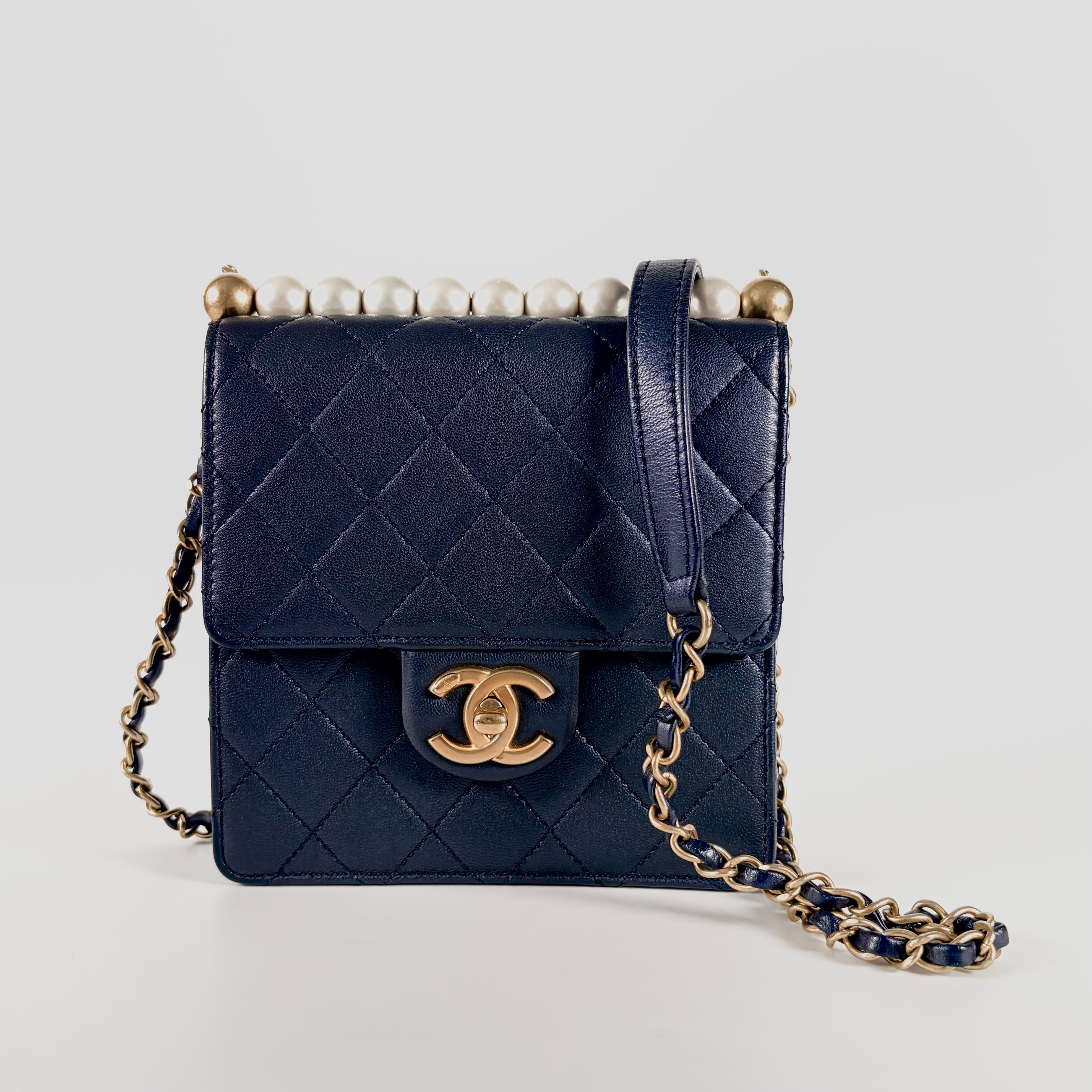 2605 secondhand CHANEL leather Matelasse Chain Shoulder