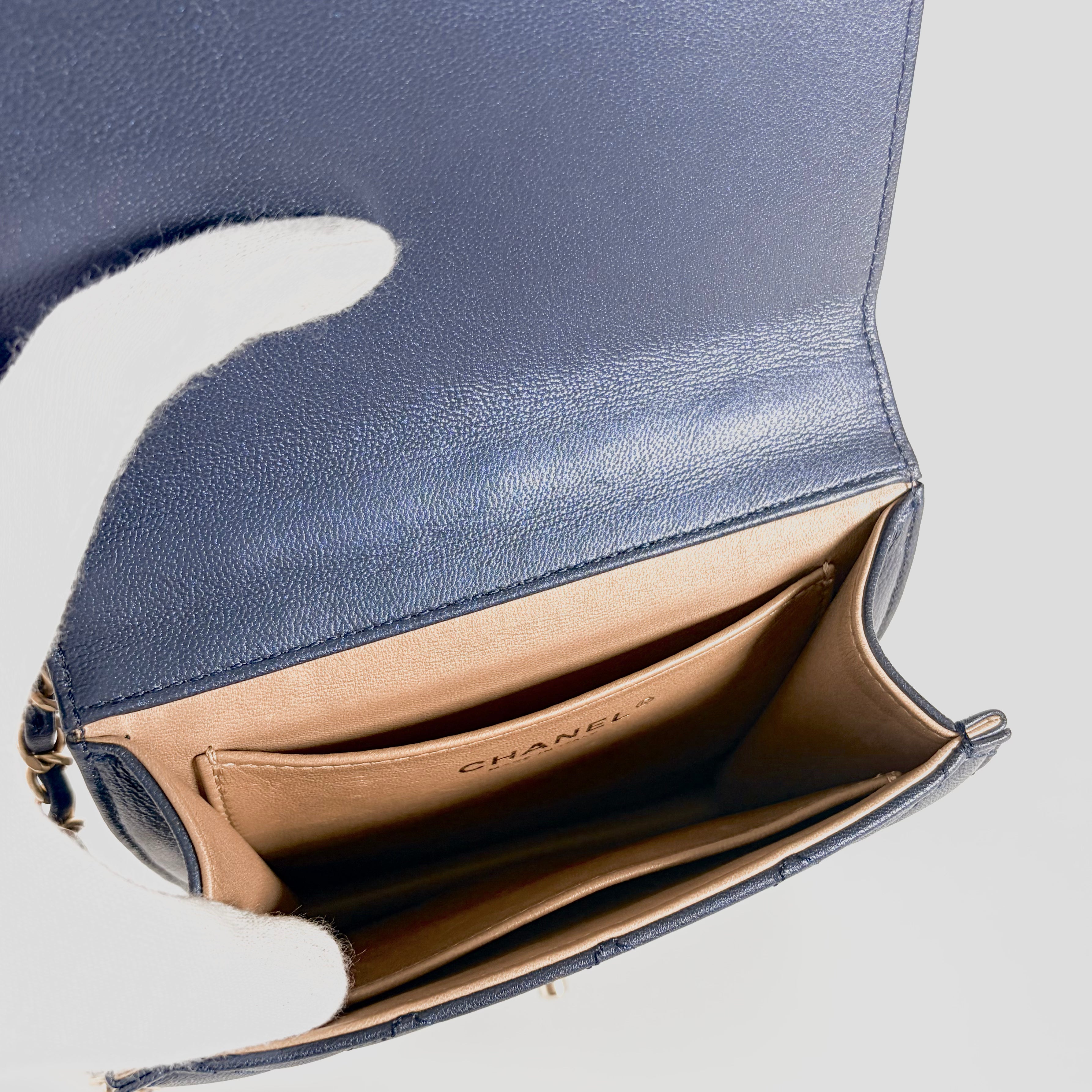 2605 secondhand CHANEL leather Matelasse Chain Shoulder