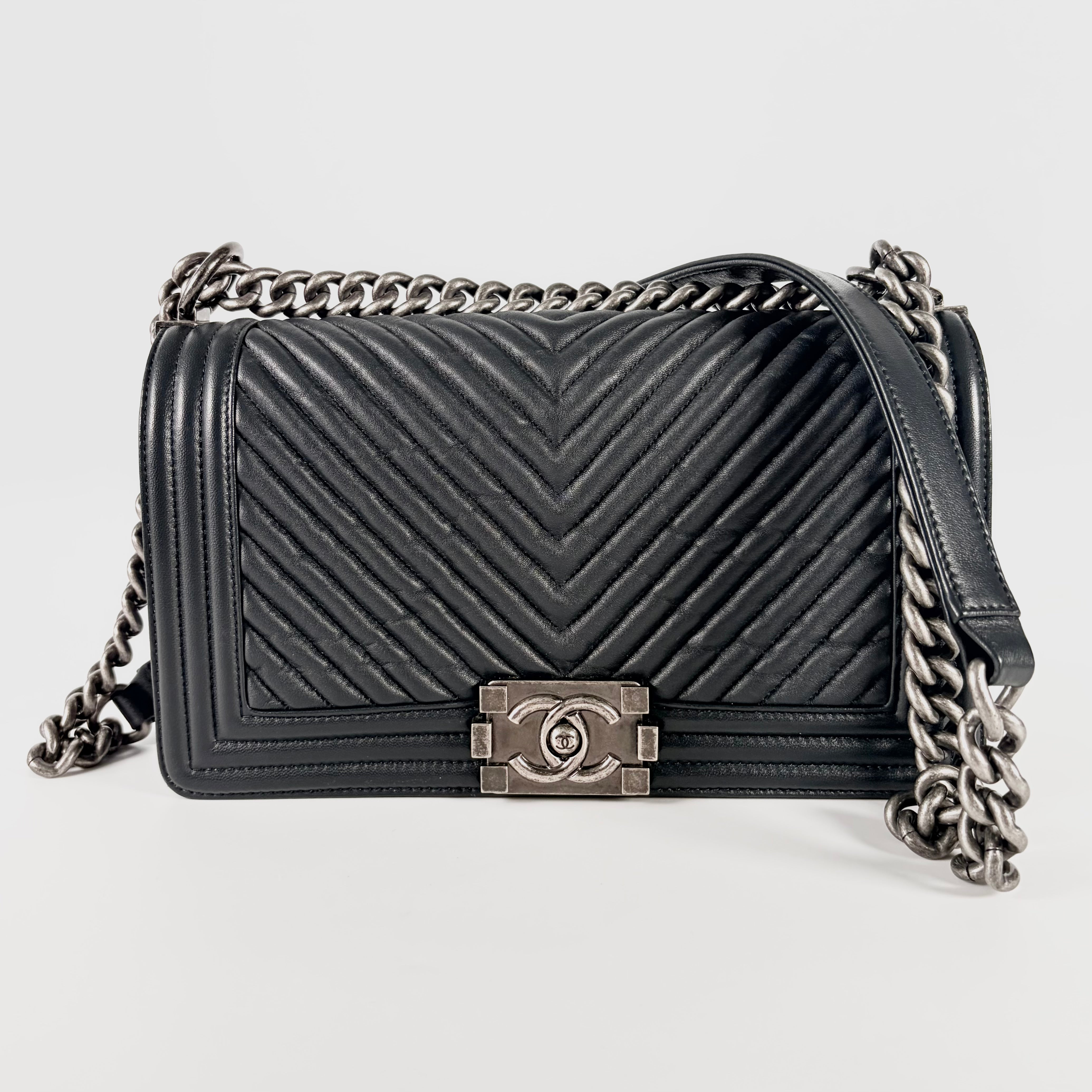 2605 secondhand CHANEL Shoulder bag Recolor