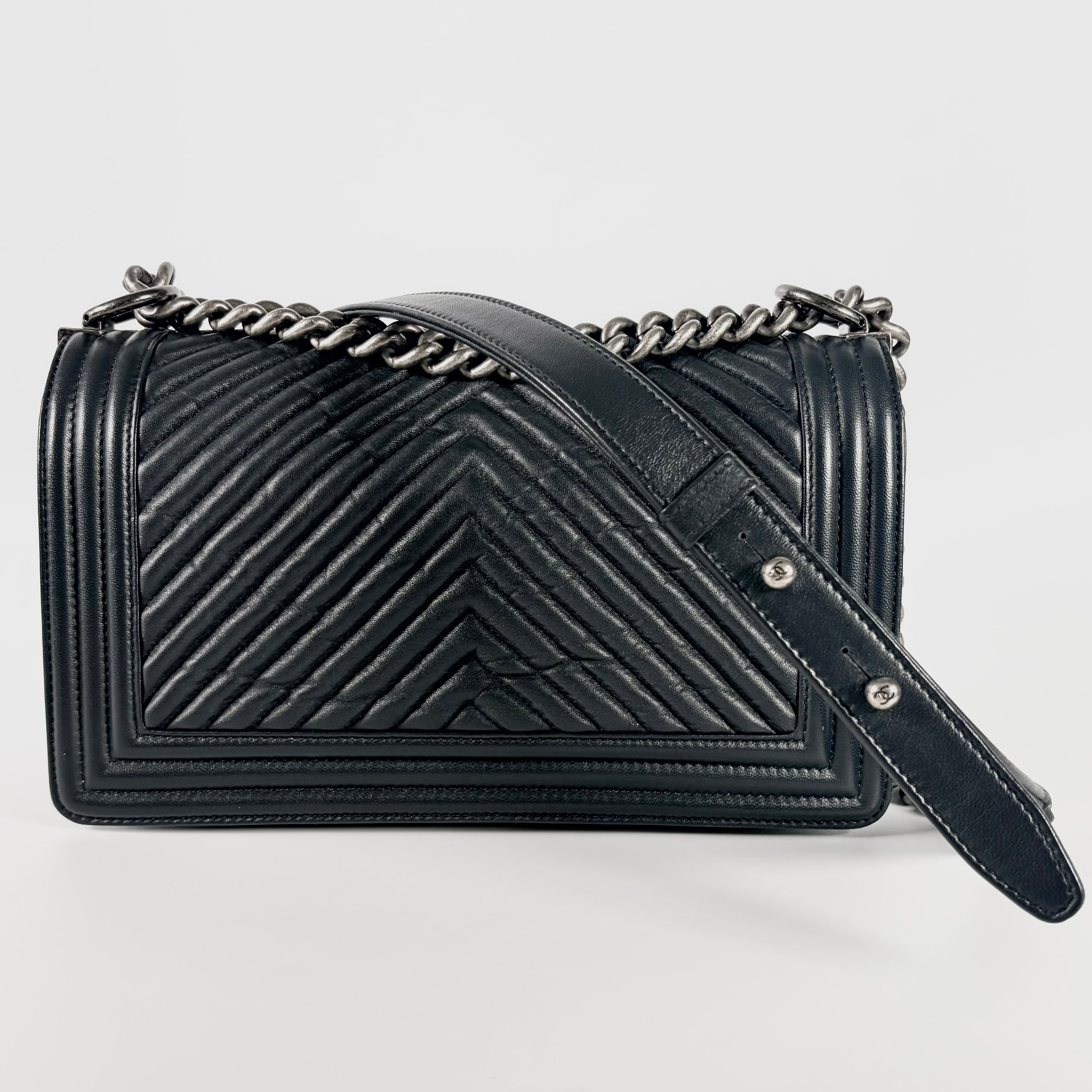 2605 secondhand CHANEL Shoulder bag Recolor