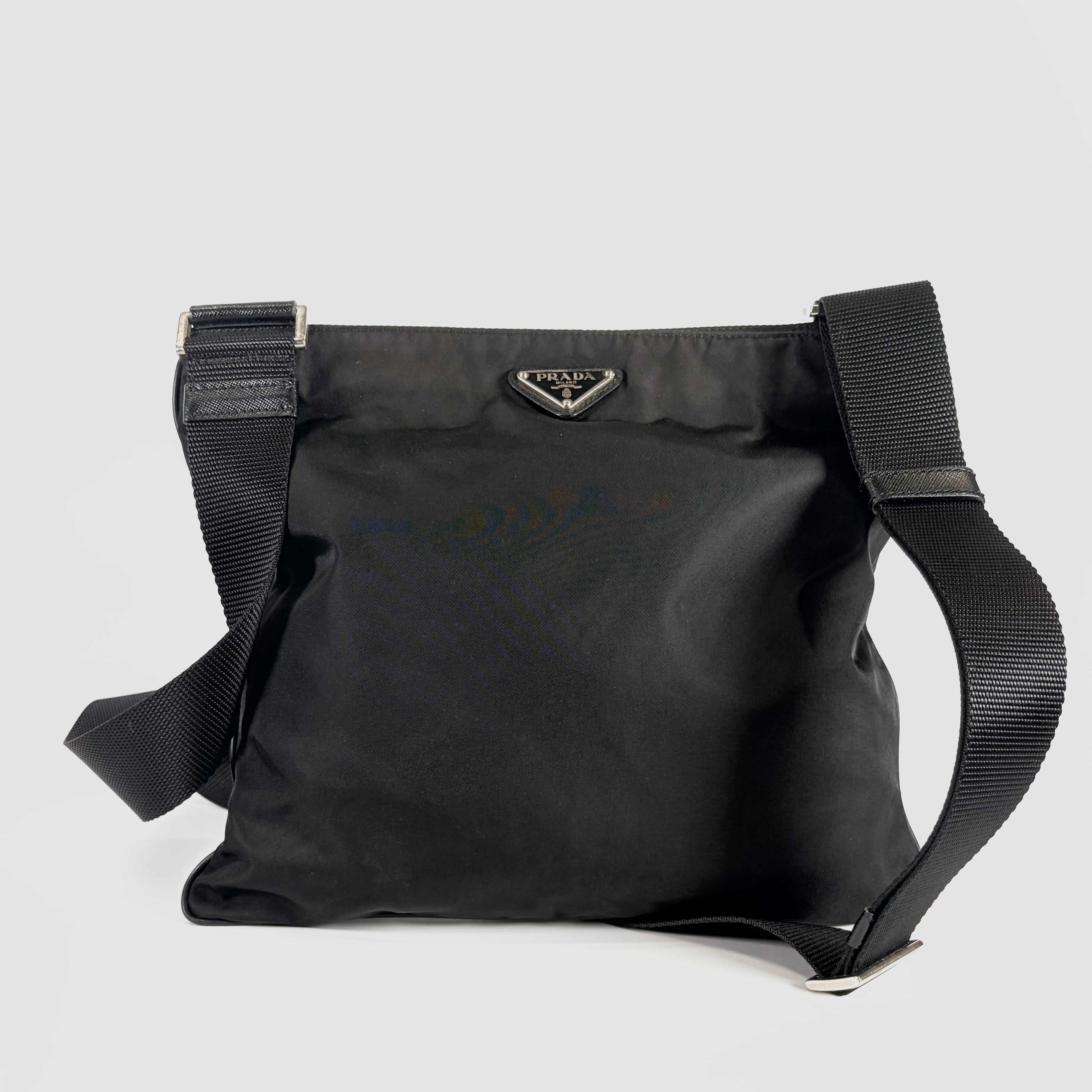 2606 secondhand PRADA Shoulder bag