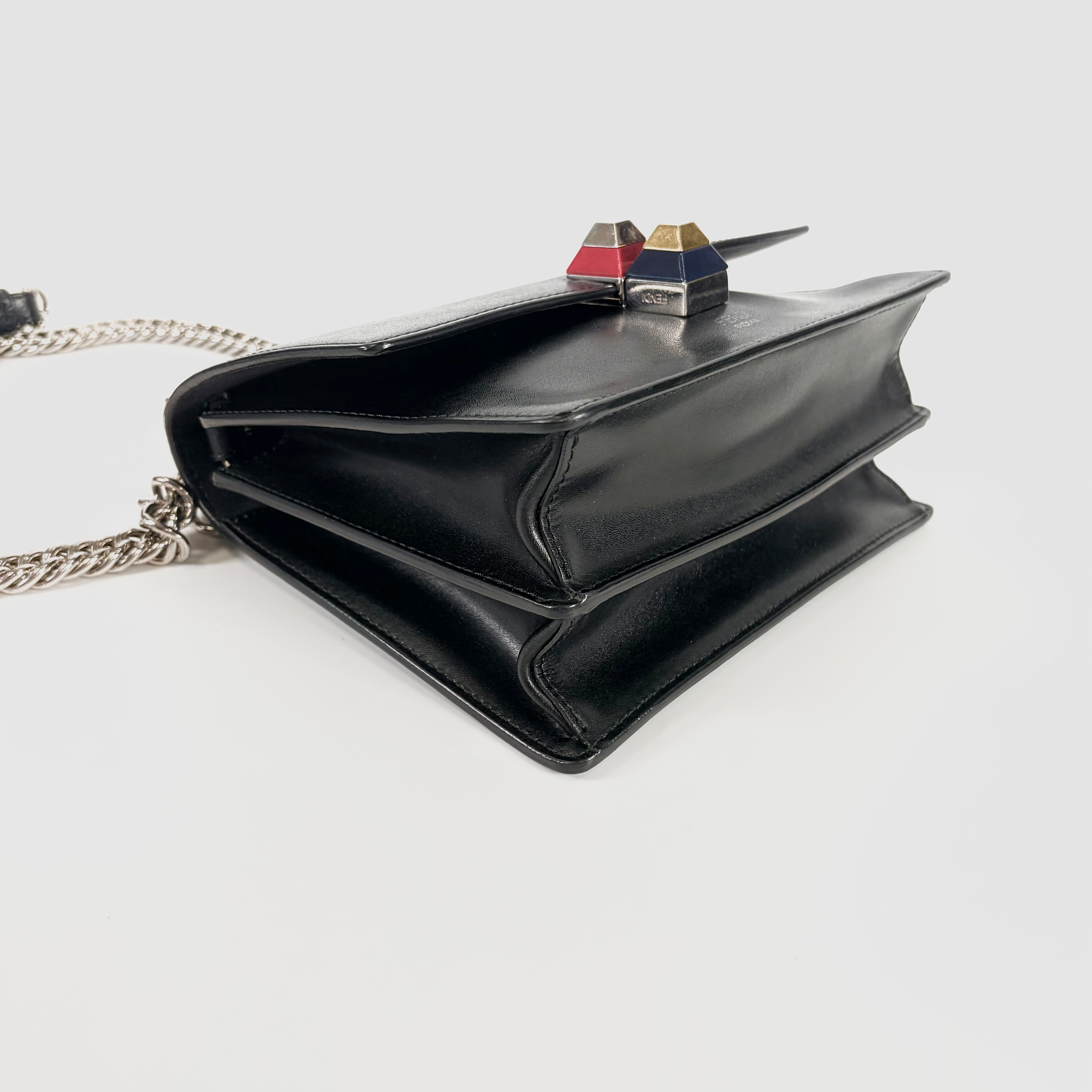 2605 secondhand FENDI Chain Shoulder Bag Canai surface