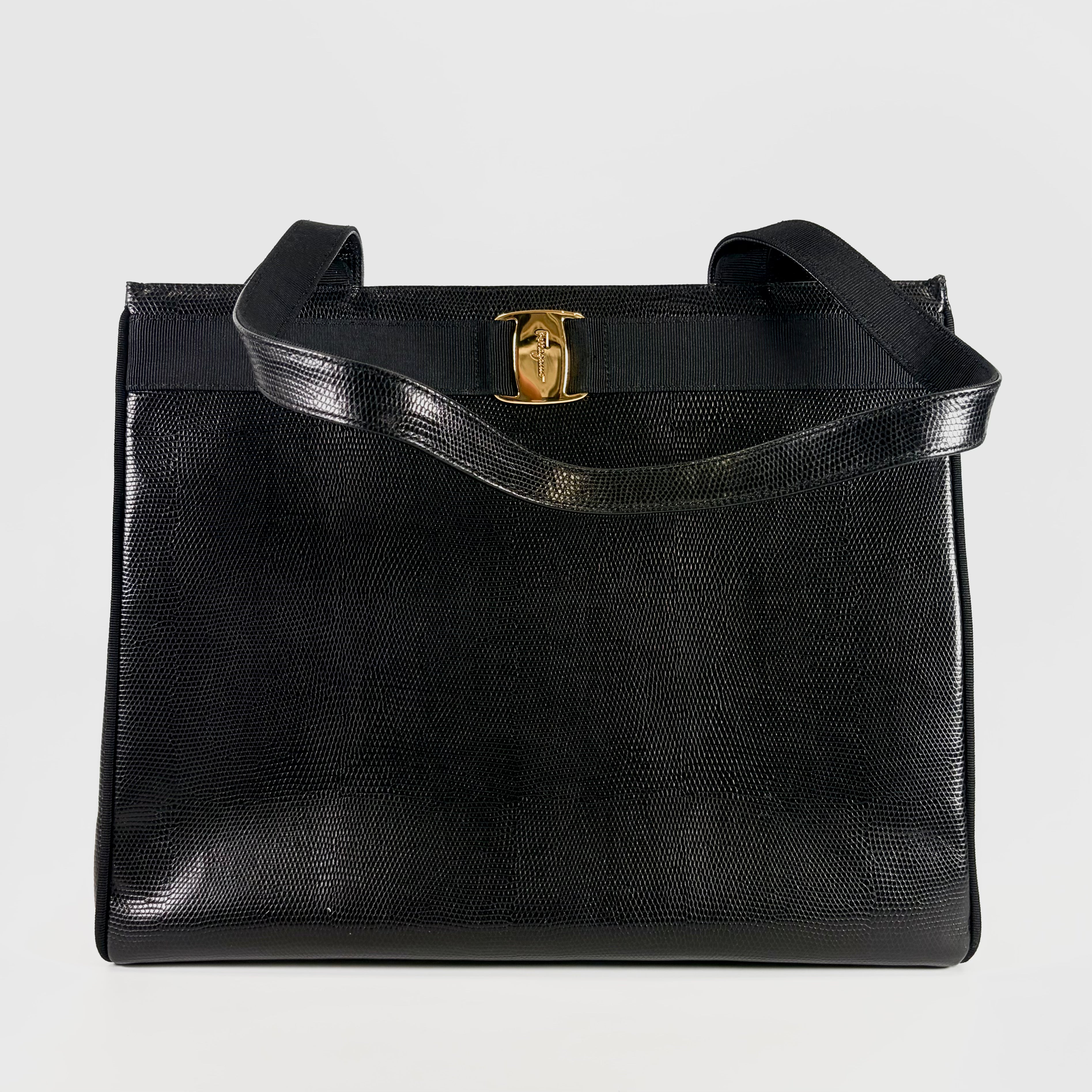 2606 secondhand Ferragamo Shoulder bag