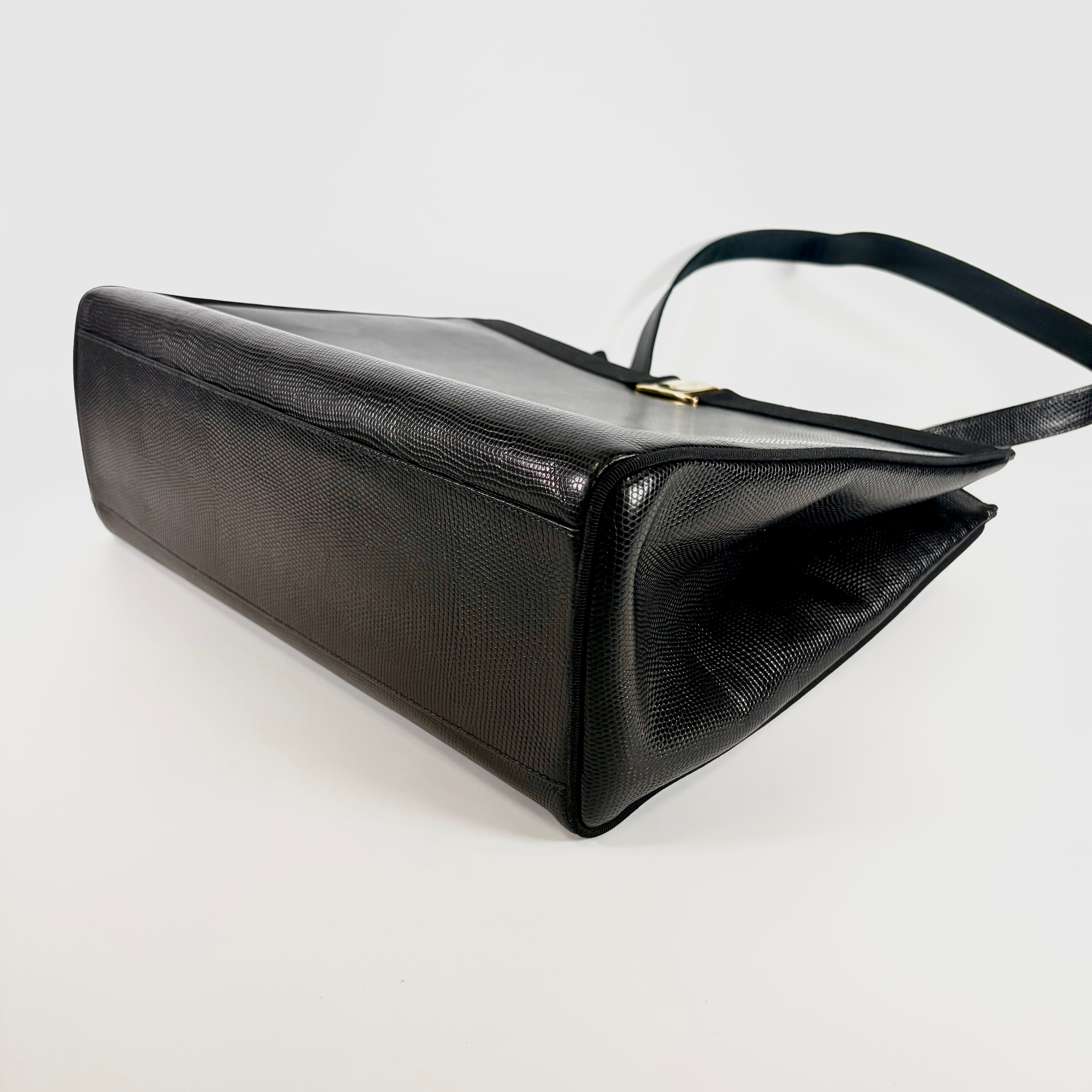 2606 secondhand Ferragamo Shoulder bag