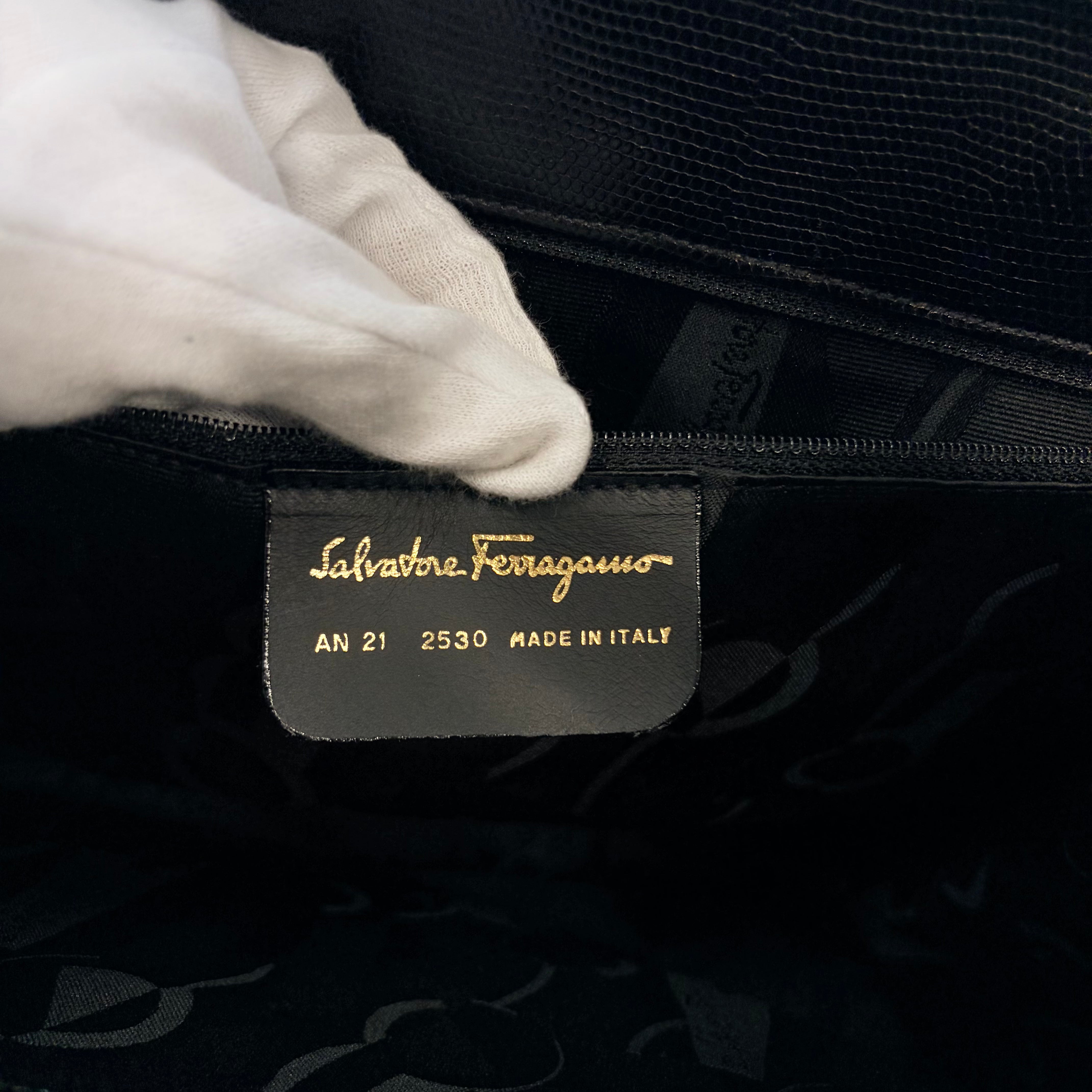 2606 secondhand Ferragamo Shoulder bag