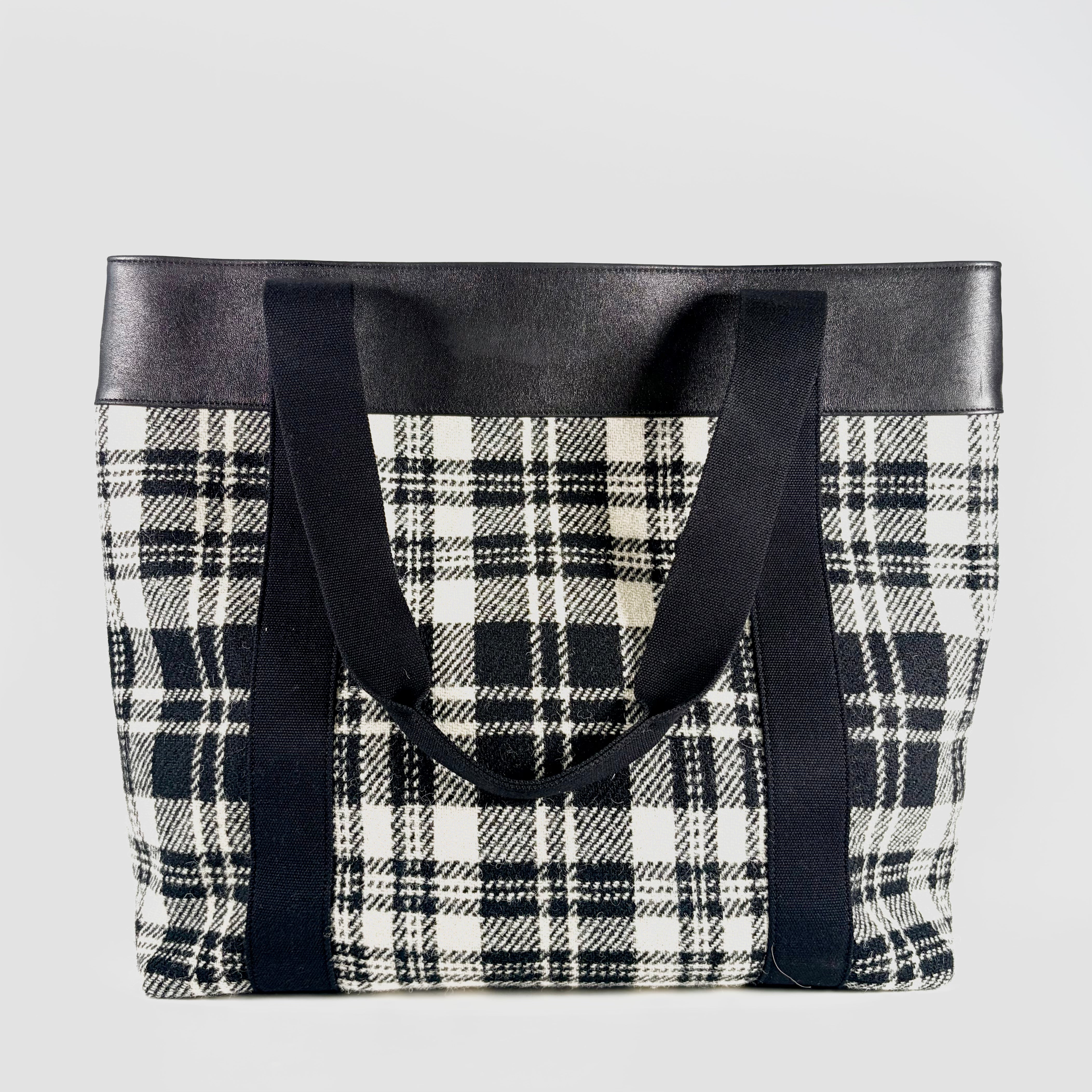 2606 secondhand SAINTLAURENT hand bag