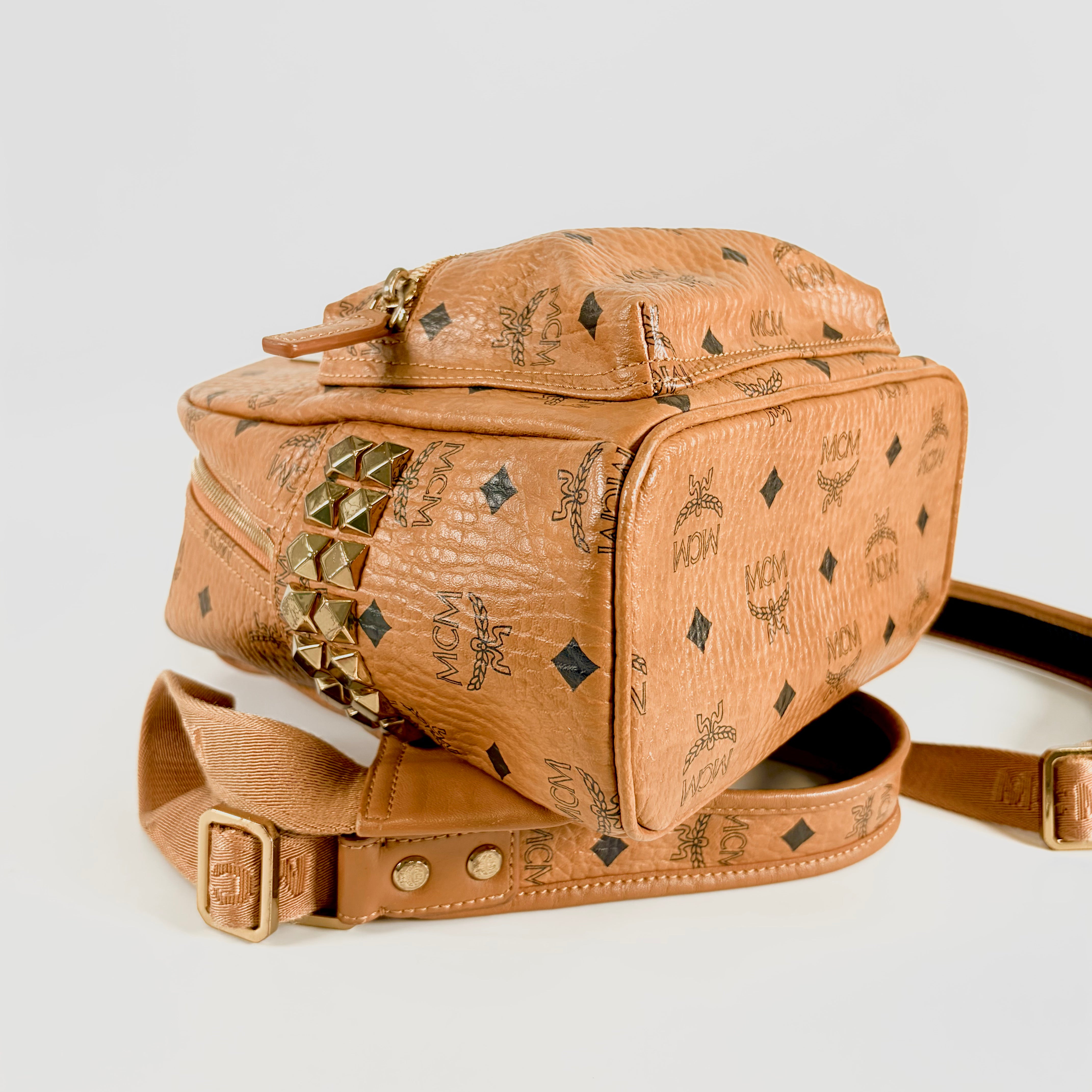 2607 secondhand MCM Visetos Pattern Star Small backpack PVC leather