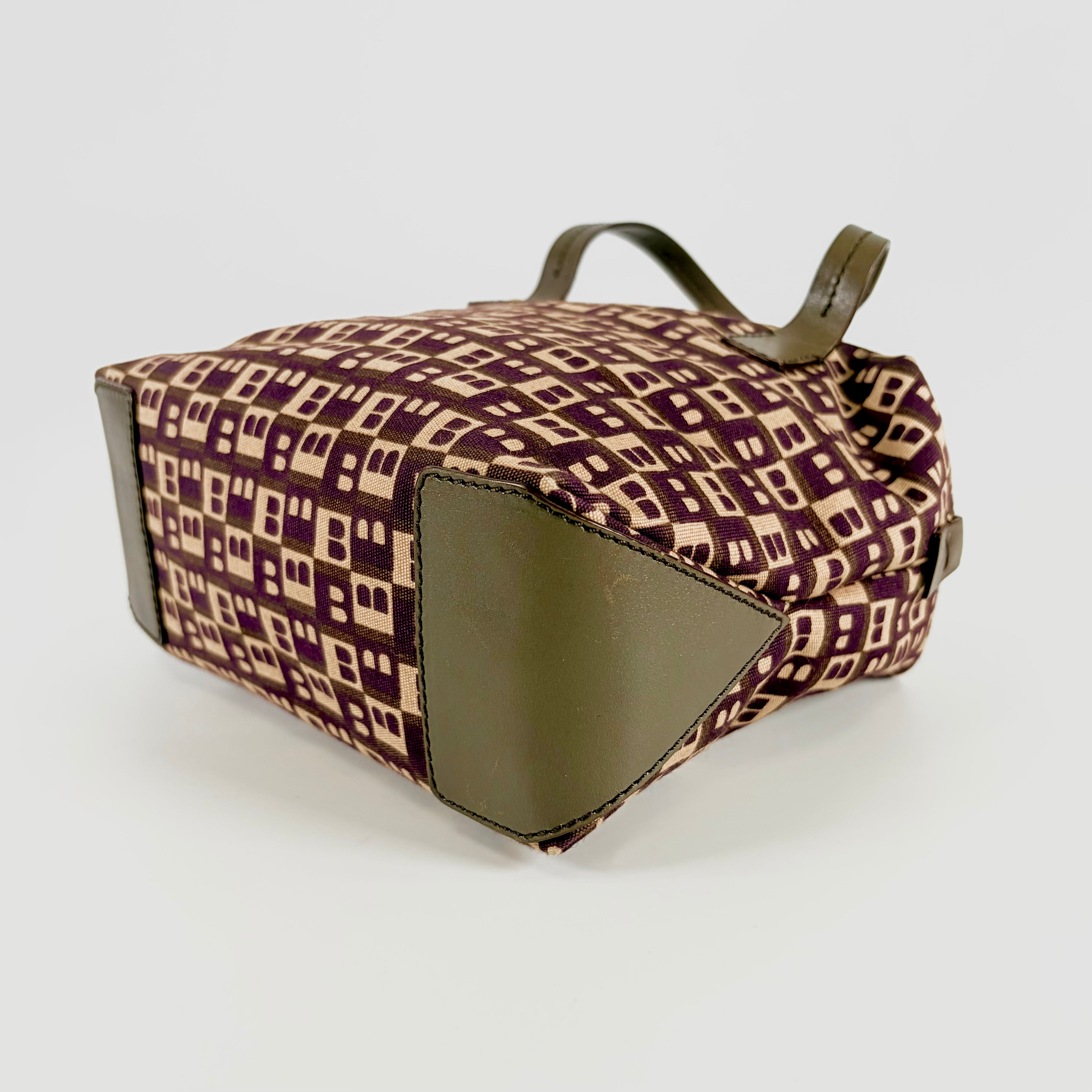 2607 secondhand BALLY canvas hand bag