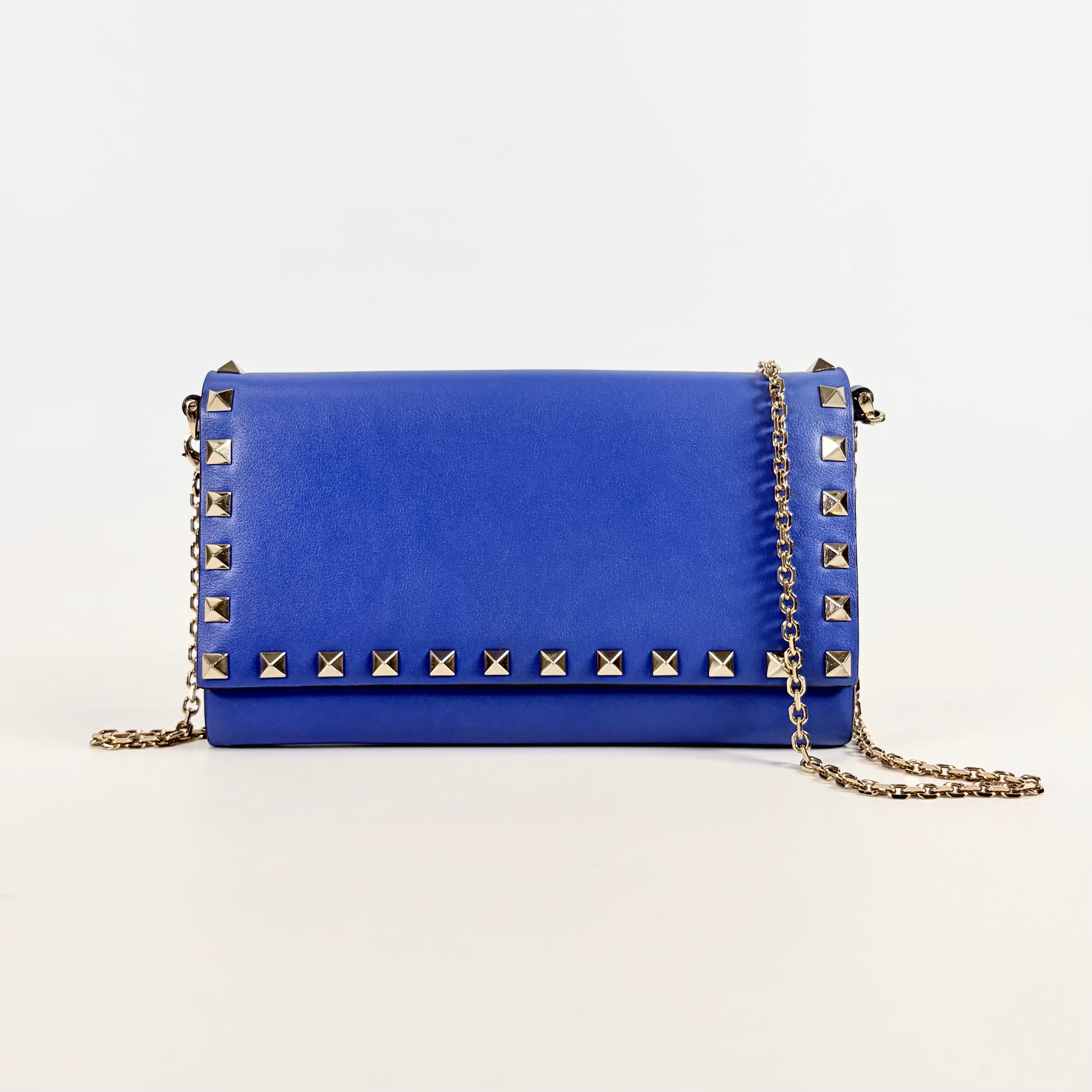 2607 secondhand VALENTINO Garavani Rockstud leather × studs Chain Wallet blue