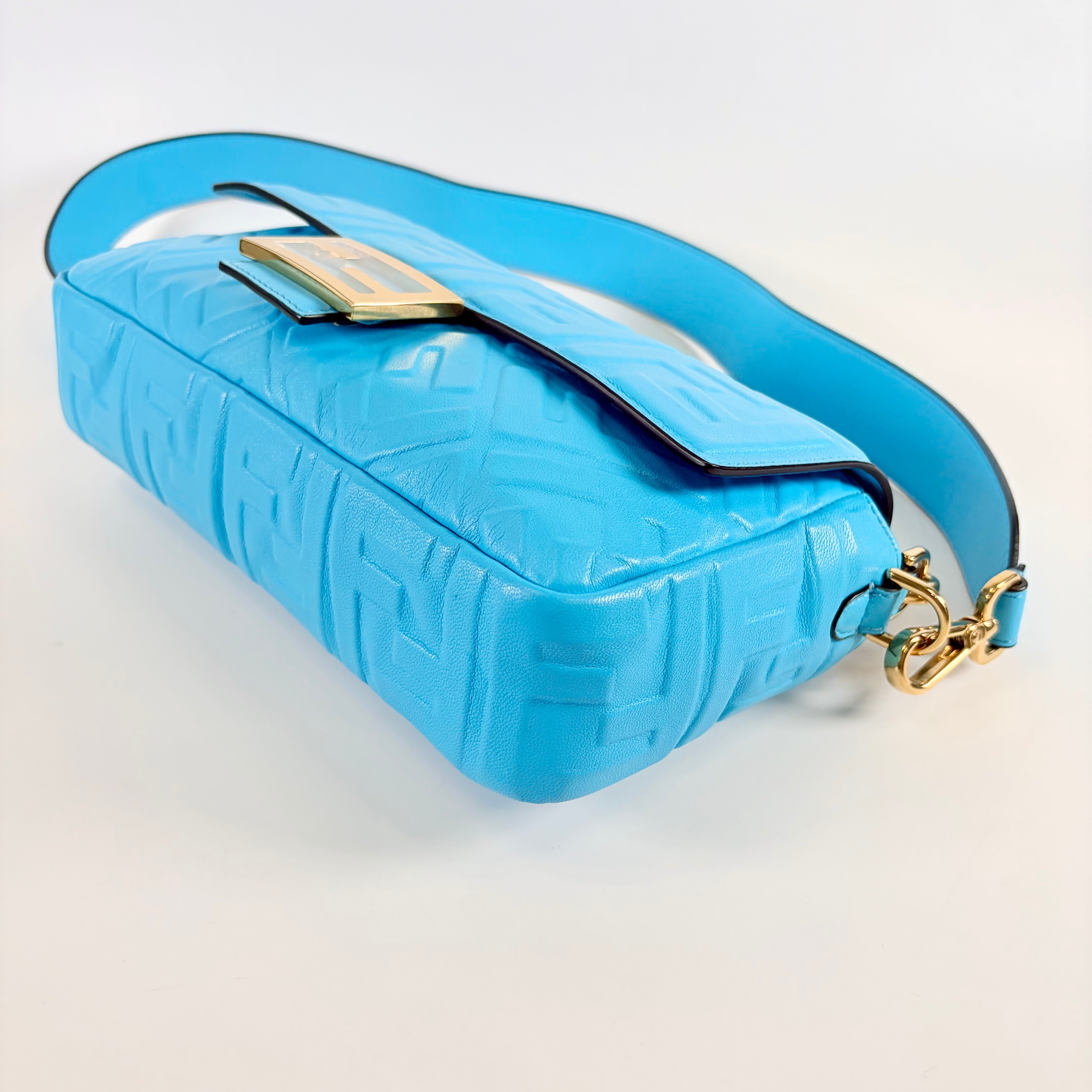 2607 secondhand FENDI Mamma 2WAY blue