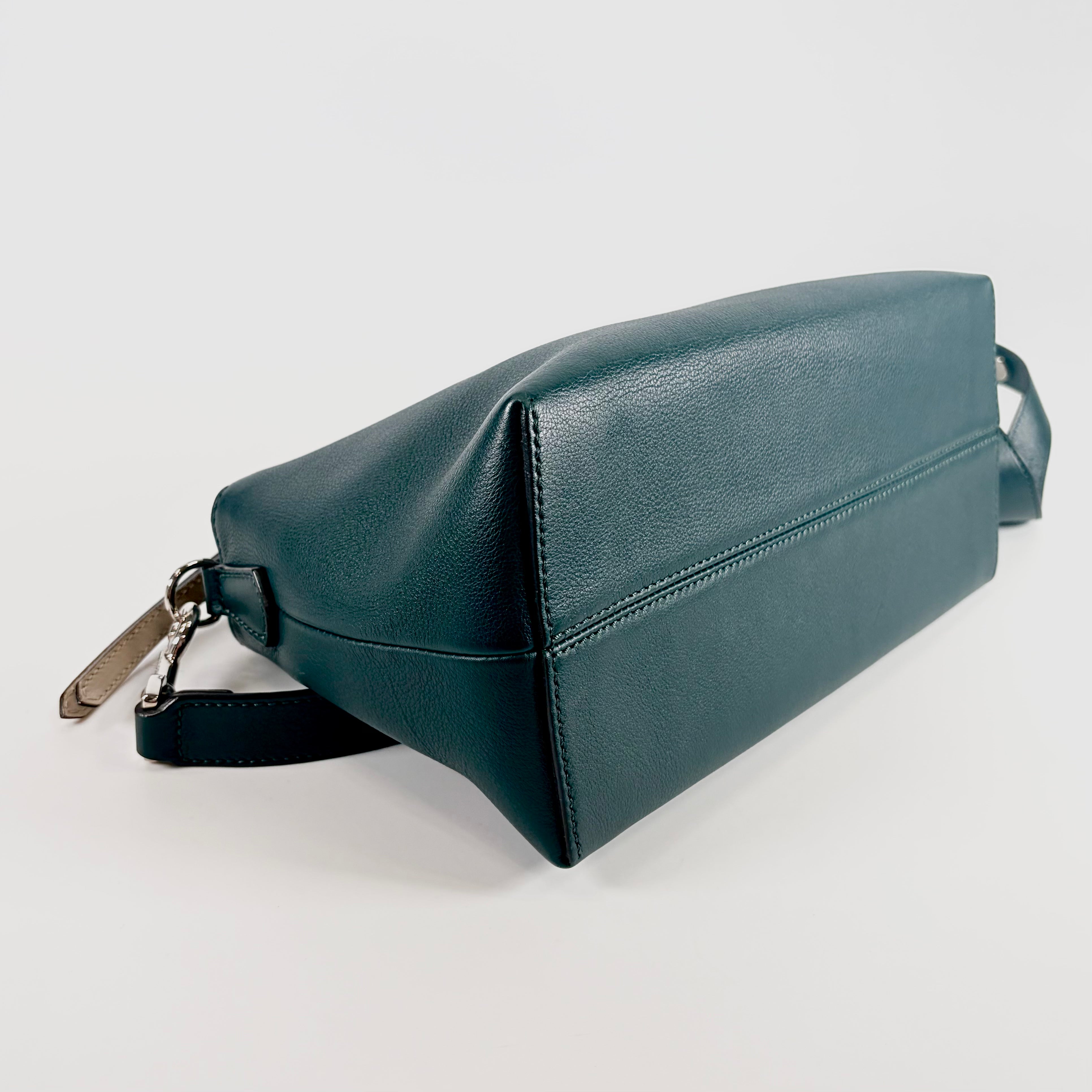 2605 secondhand FENDI By the Way medium leather 2WAY hand bag green 8BL124