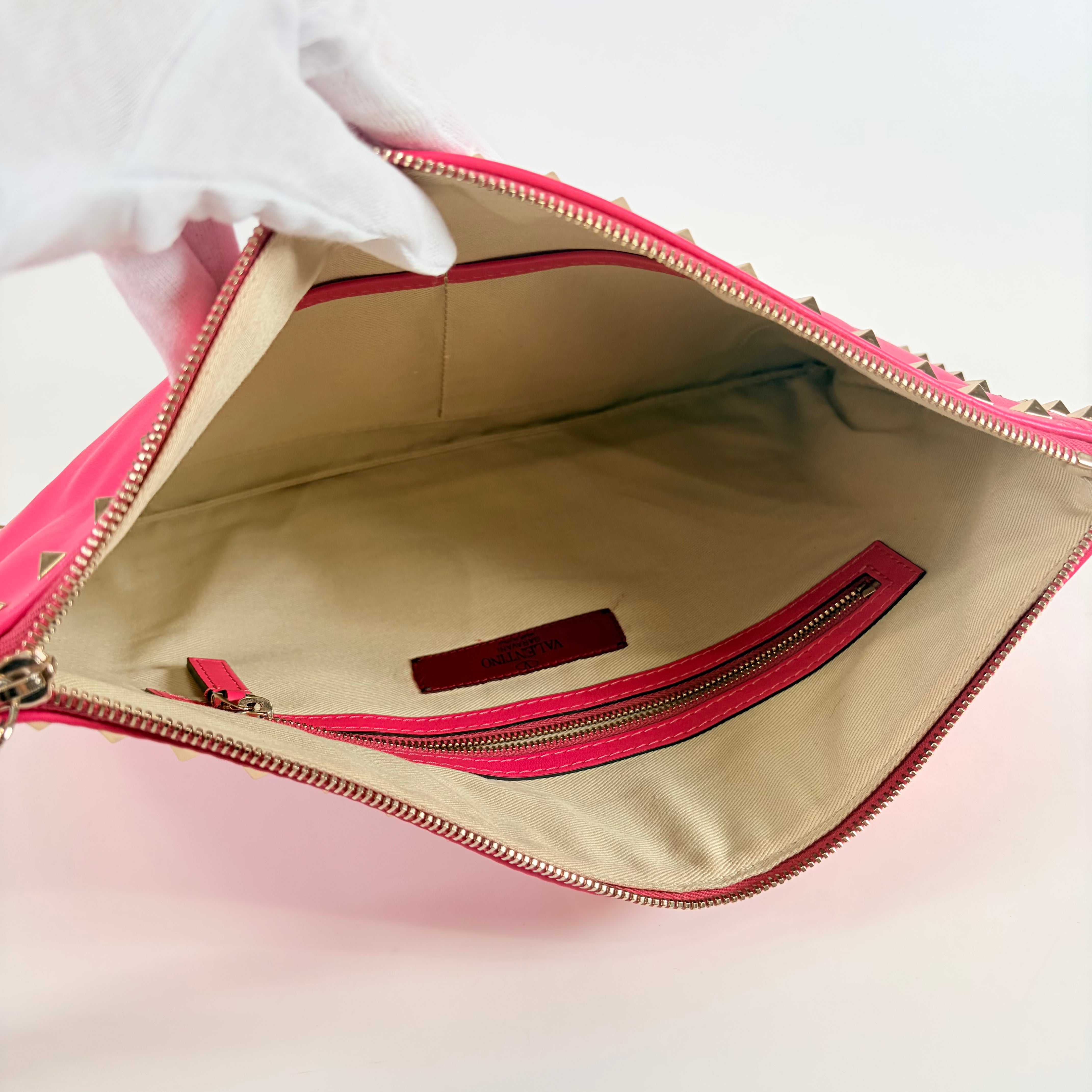 2606 secondhand VALENTINO Clutch Bag