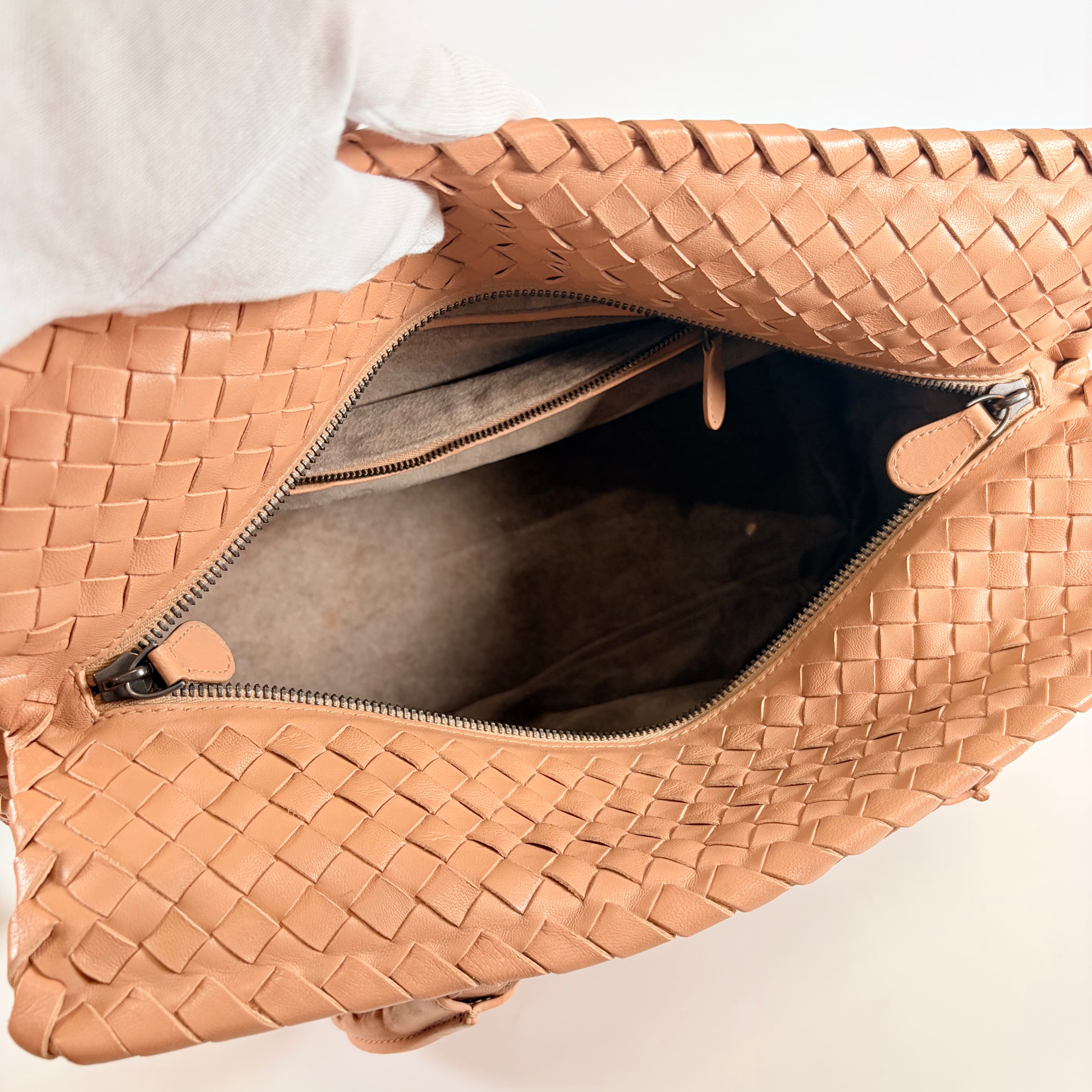 2606 secondhand BOTTEGAVENETA Intrecciato leather hand bag beige