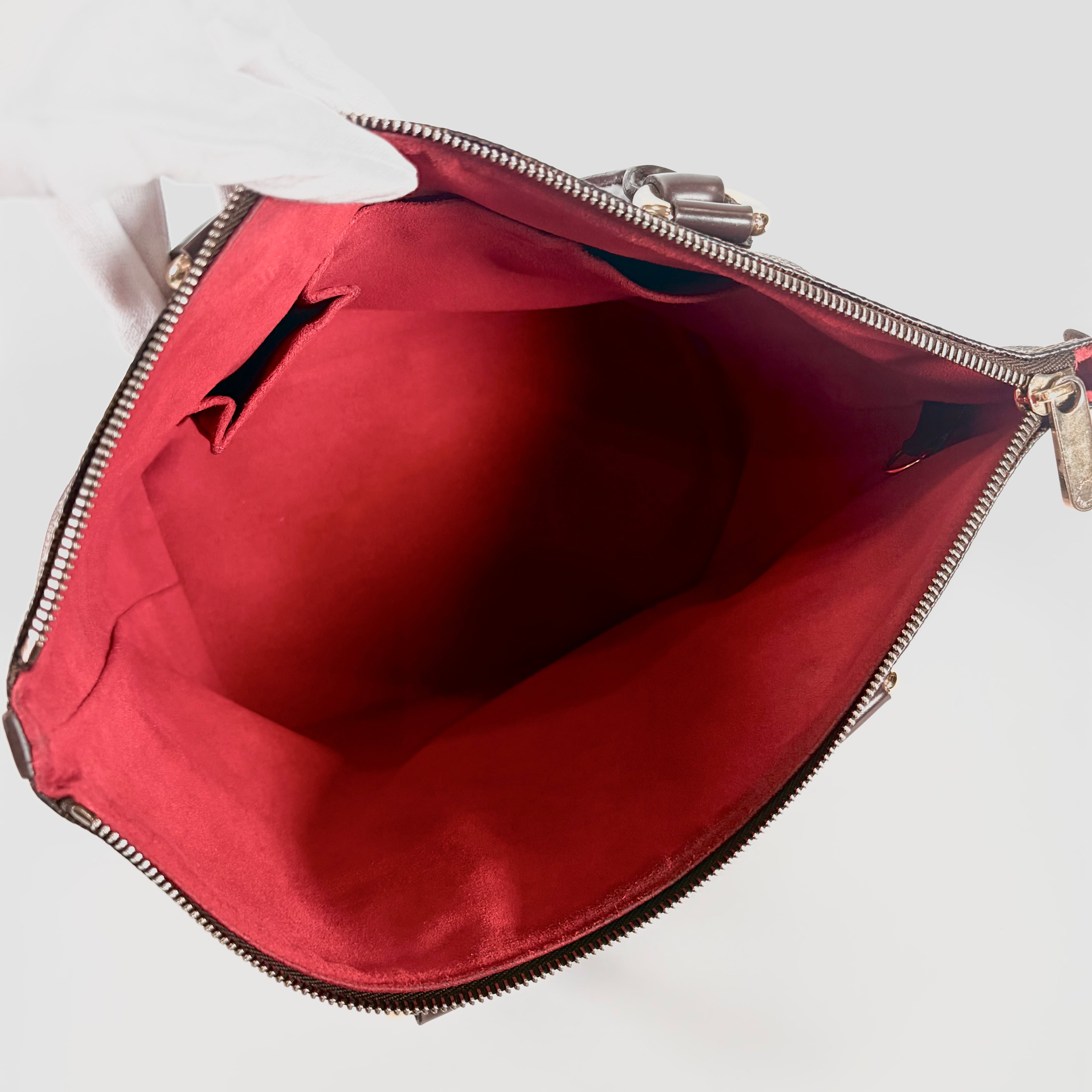 2606 secondhand LV Saleya