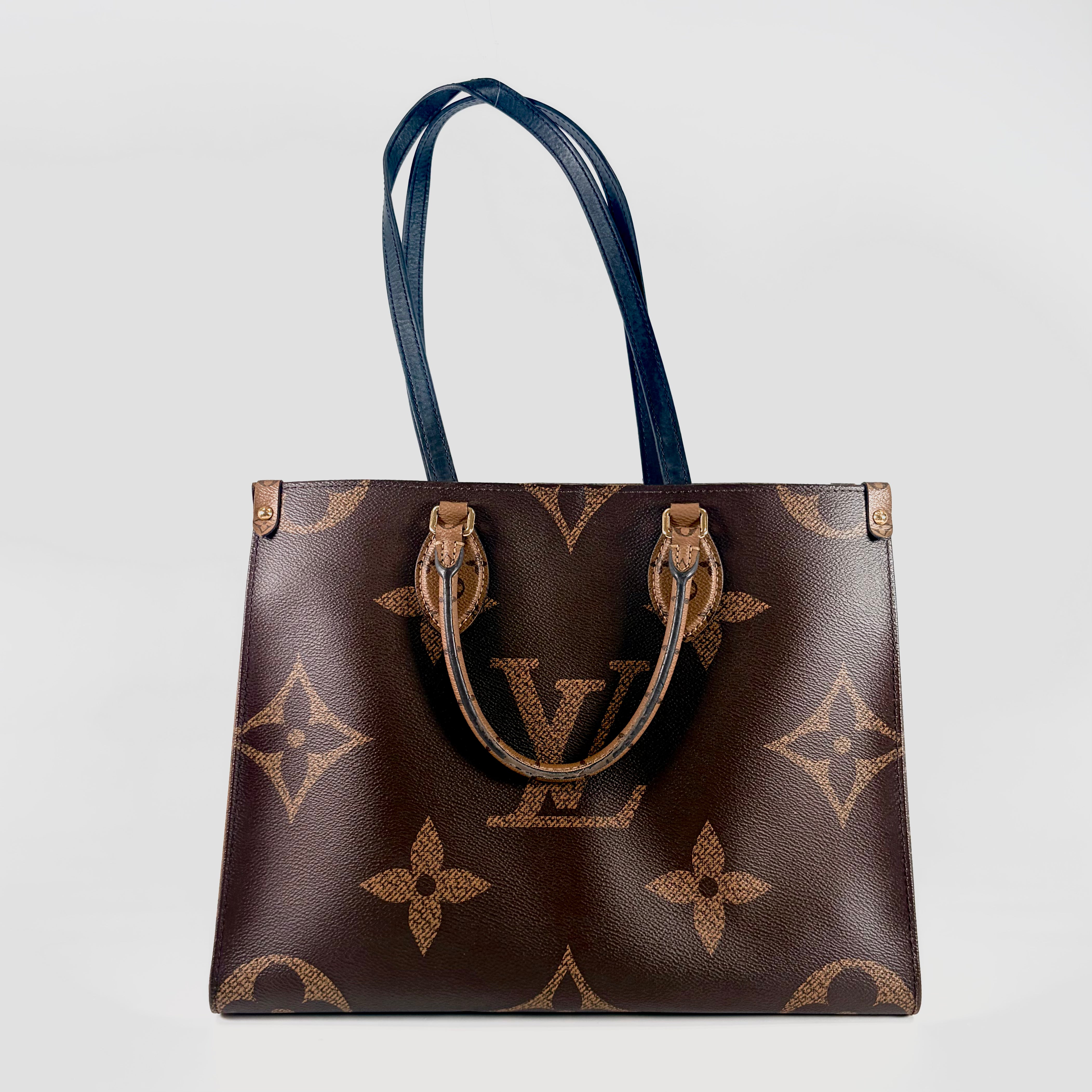 2605 secondhand LV Giant Reverse M45039 On the Go MM FP0250