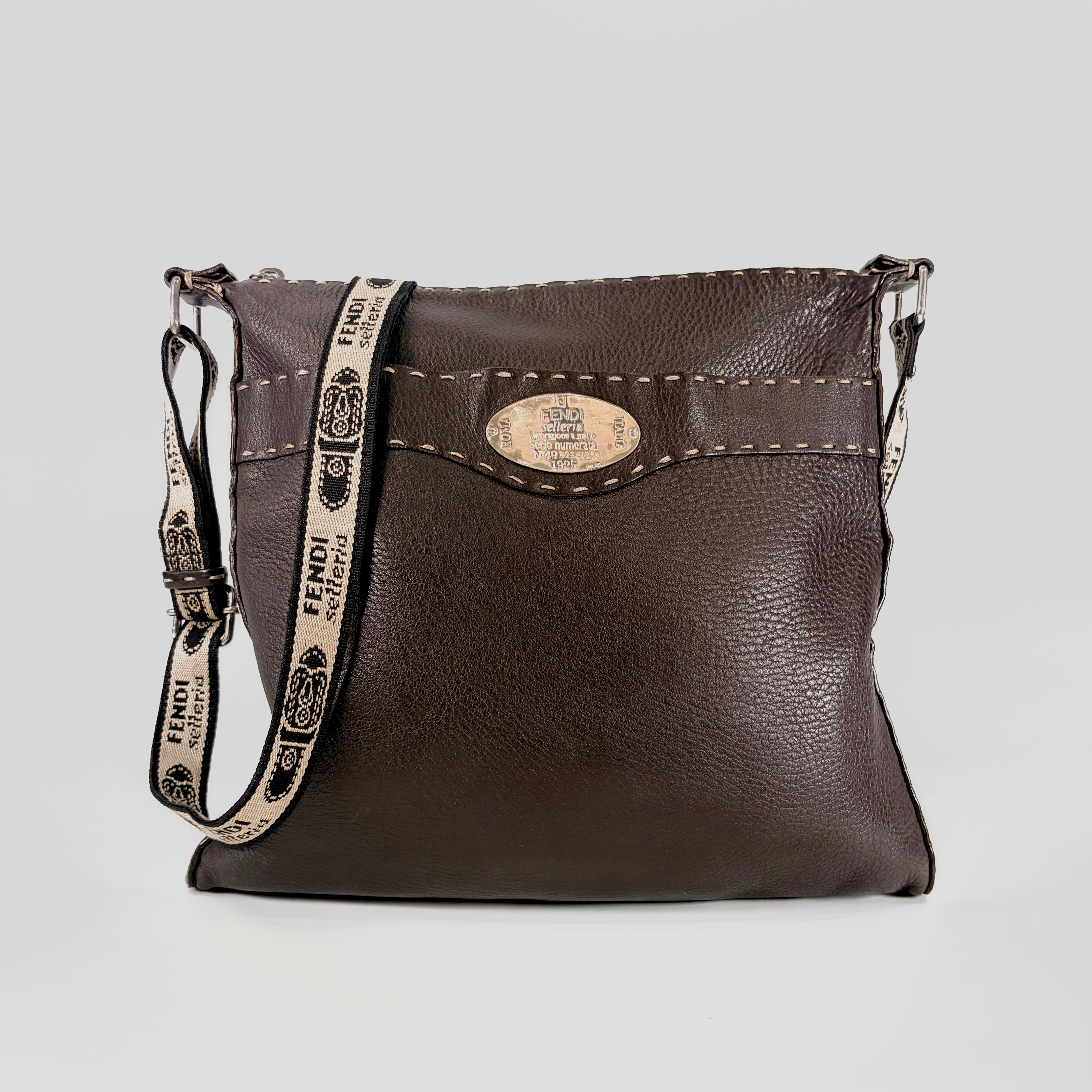 2607 secondhand FENDI Selleria Shoulder bag