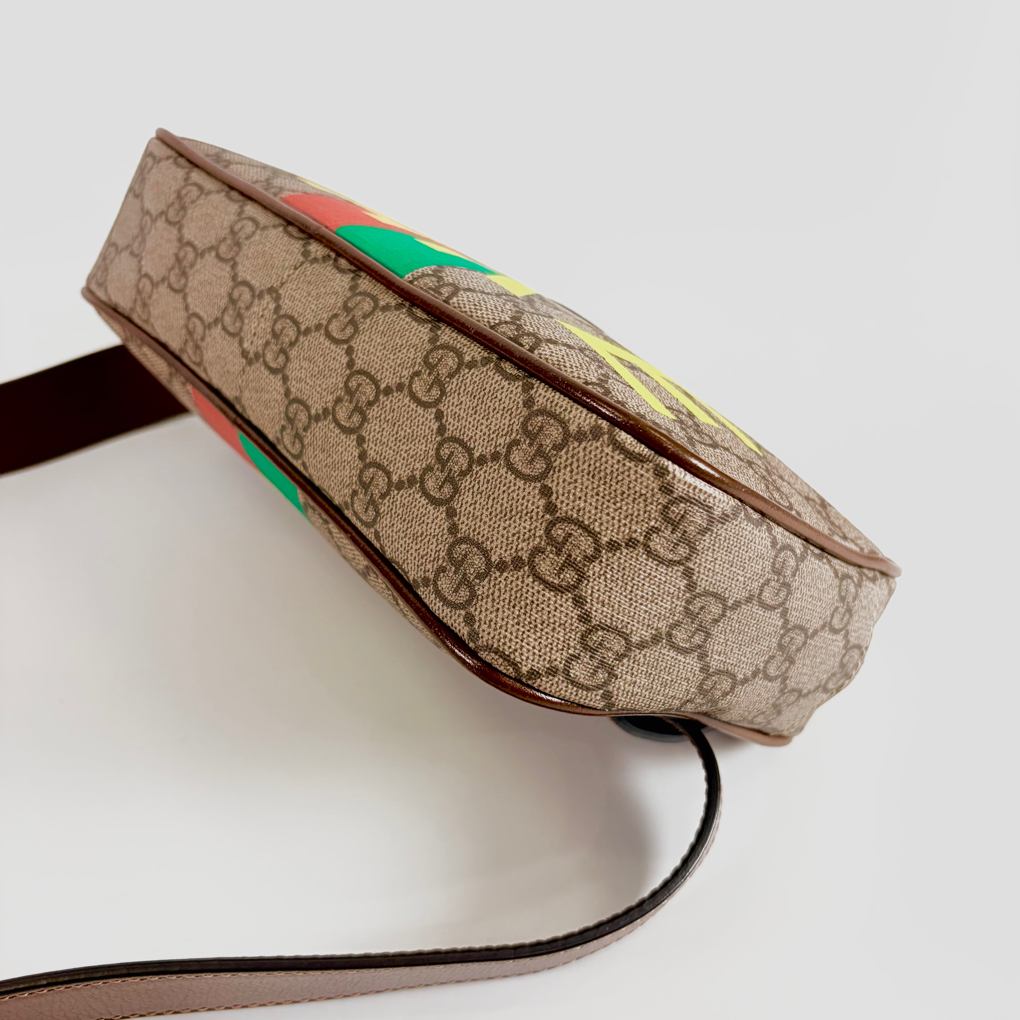 2607 secondhand GUCCI GG Supreme Body Bag beige / Brown PVC/ leather 602695
