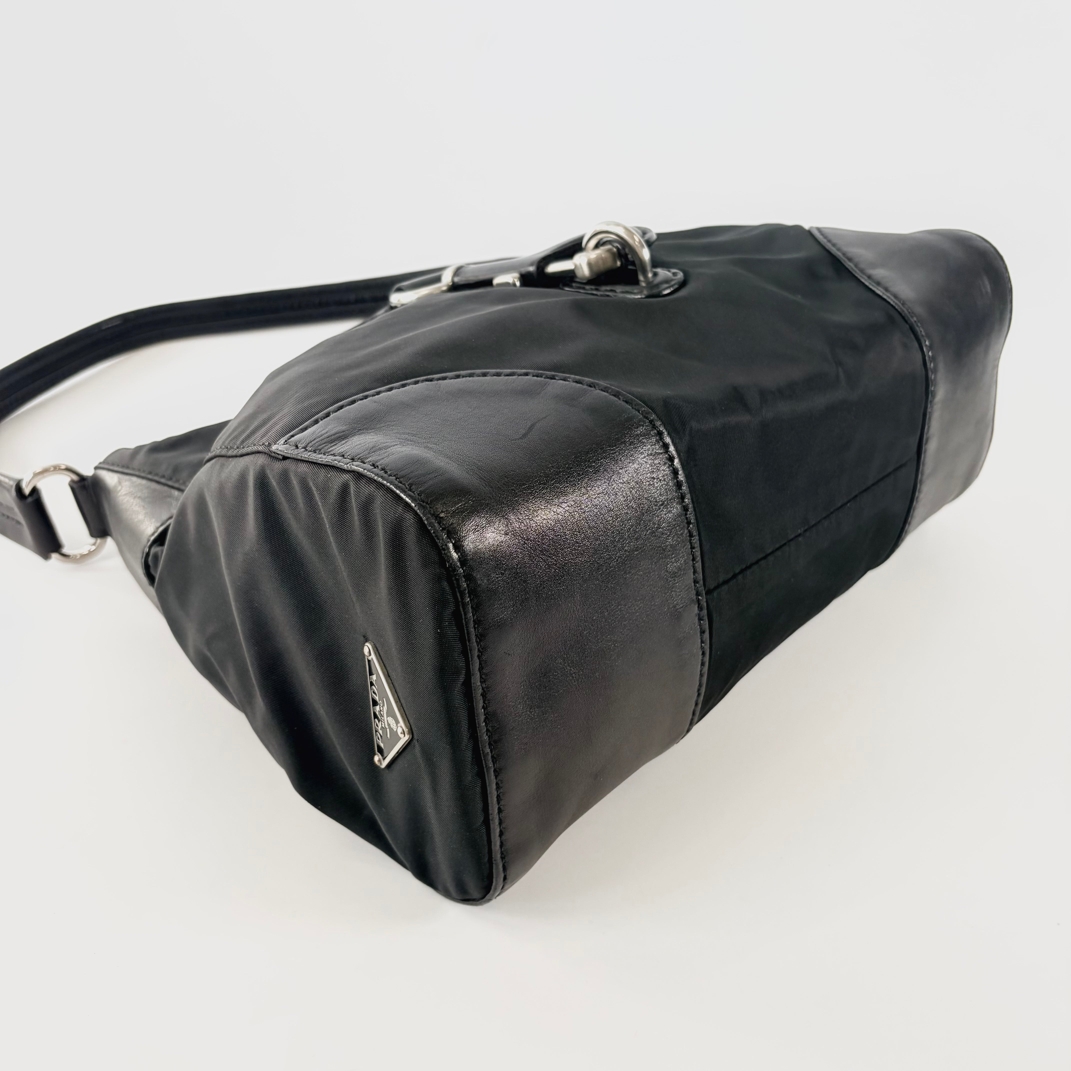 2608 secondhand PRADA nylon Shoulder bag