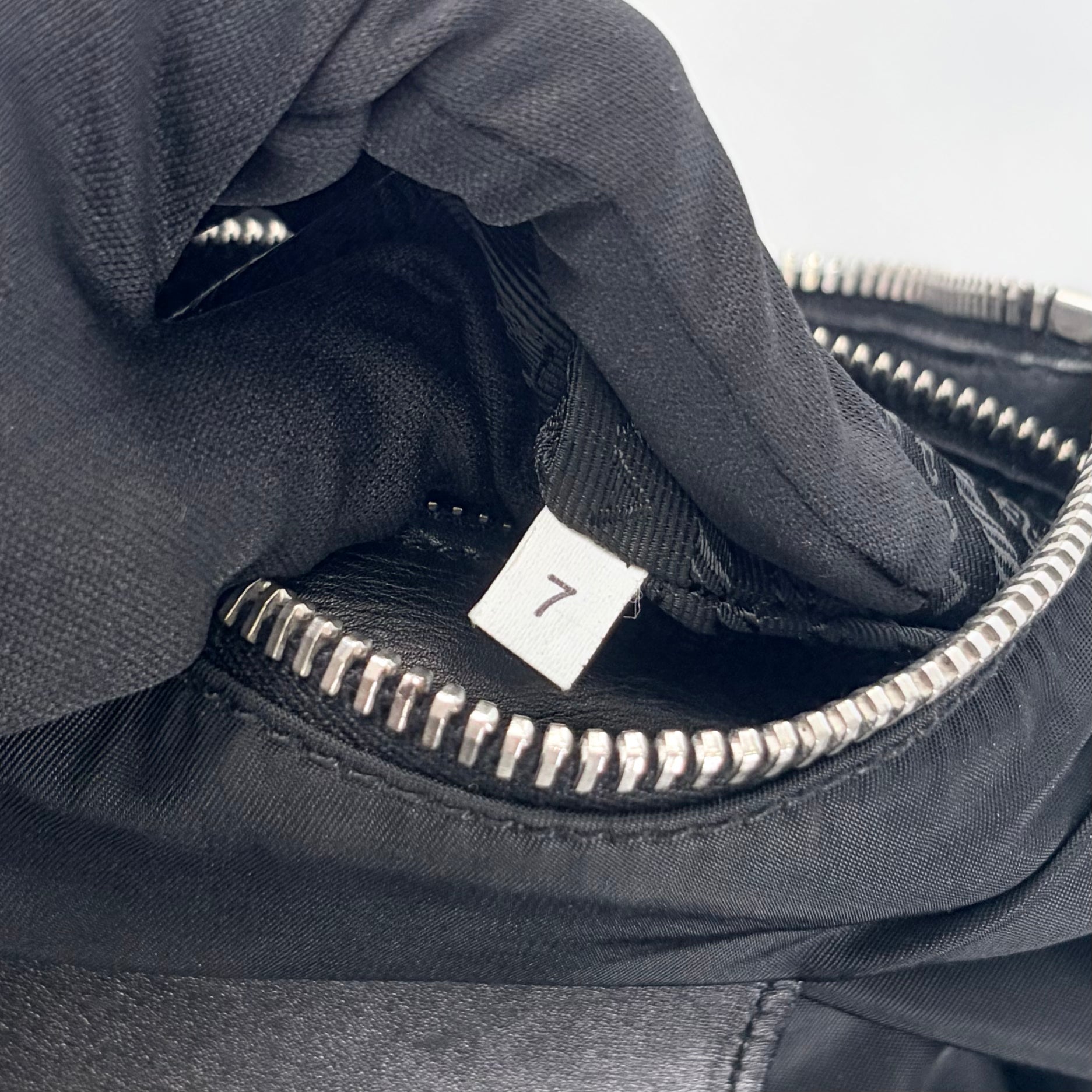 2608 secondhand PRADA nylon Shoulder bag