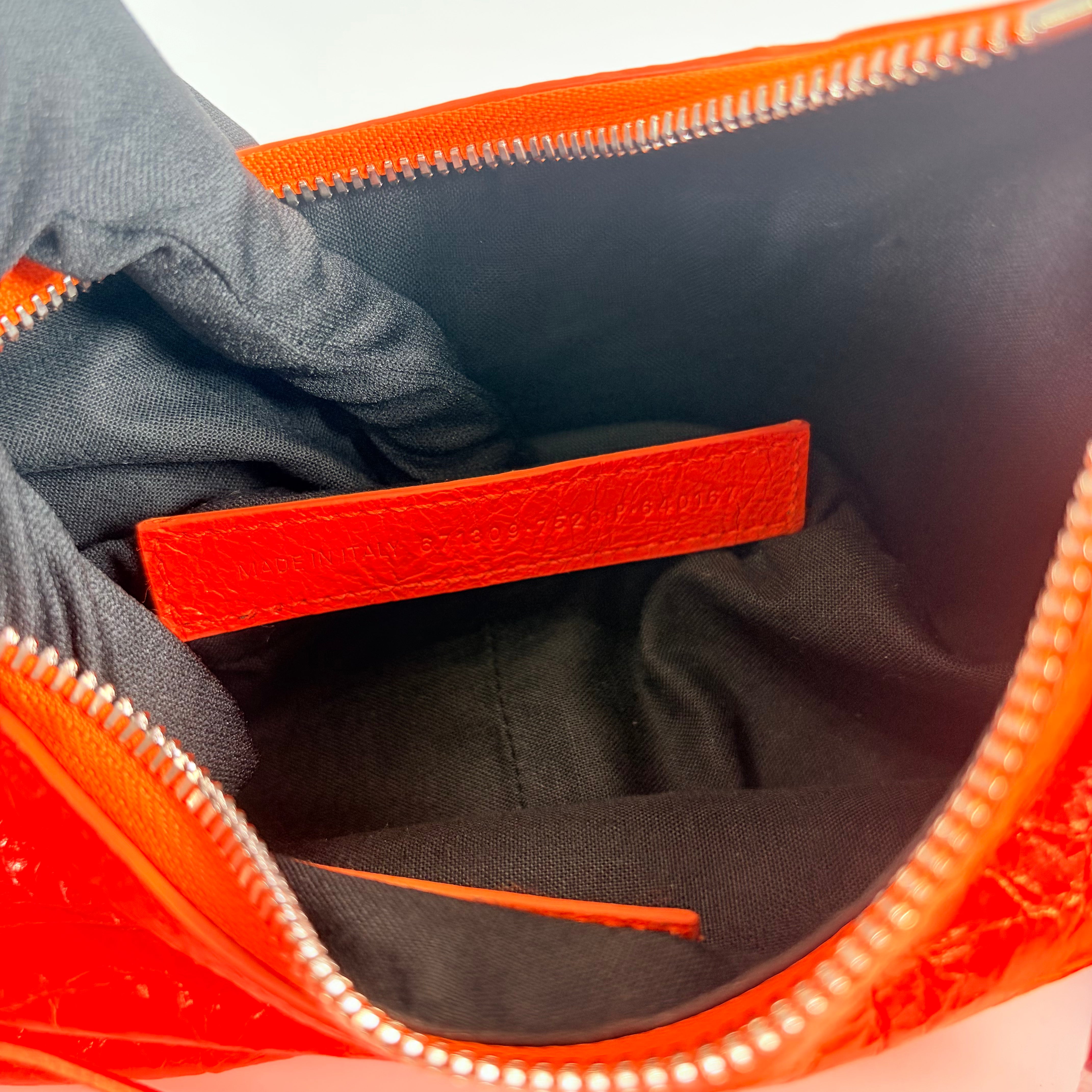 2608 secondhand BALENCIAGA Le Carole Shoulder Bag