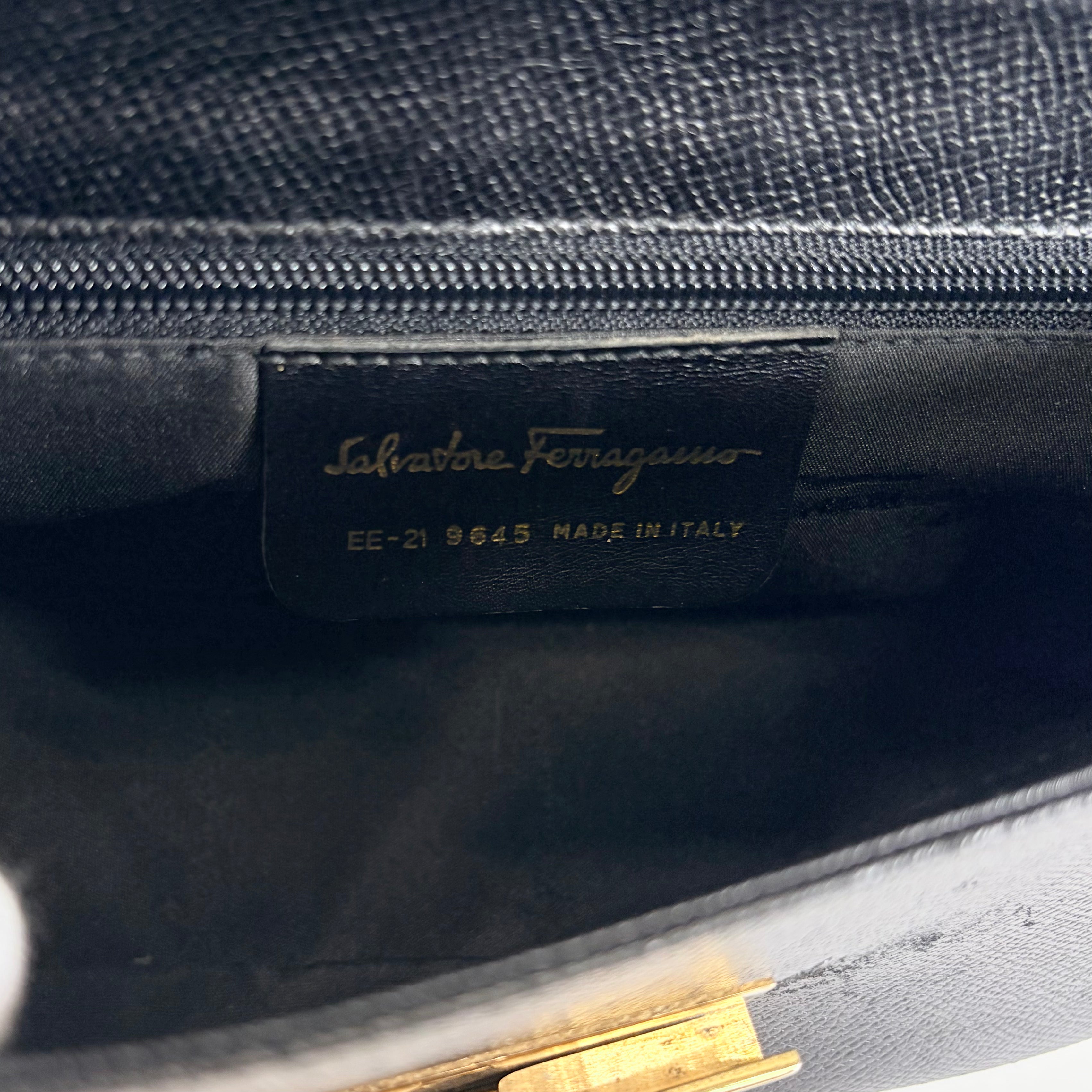 2606 secondhand Ferragamo Shoulder bag