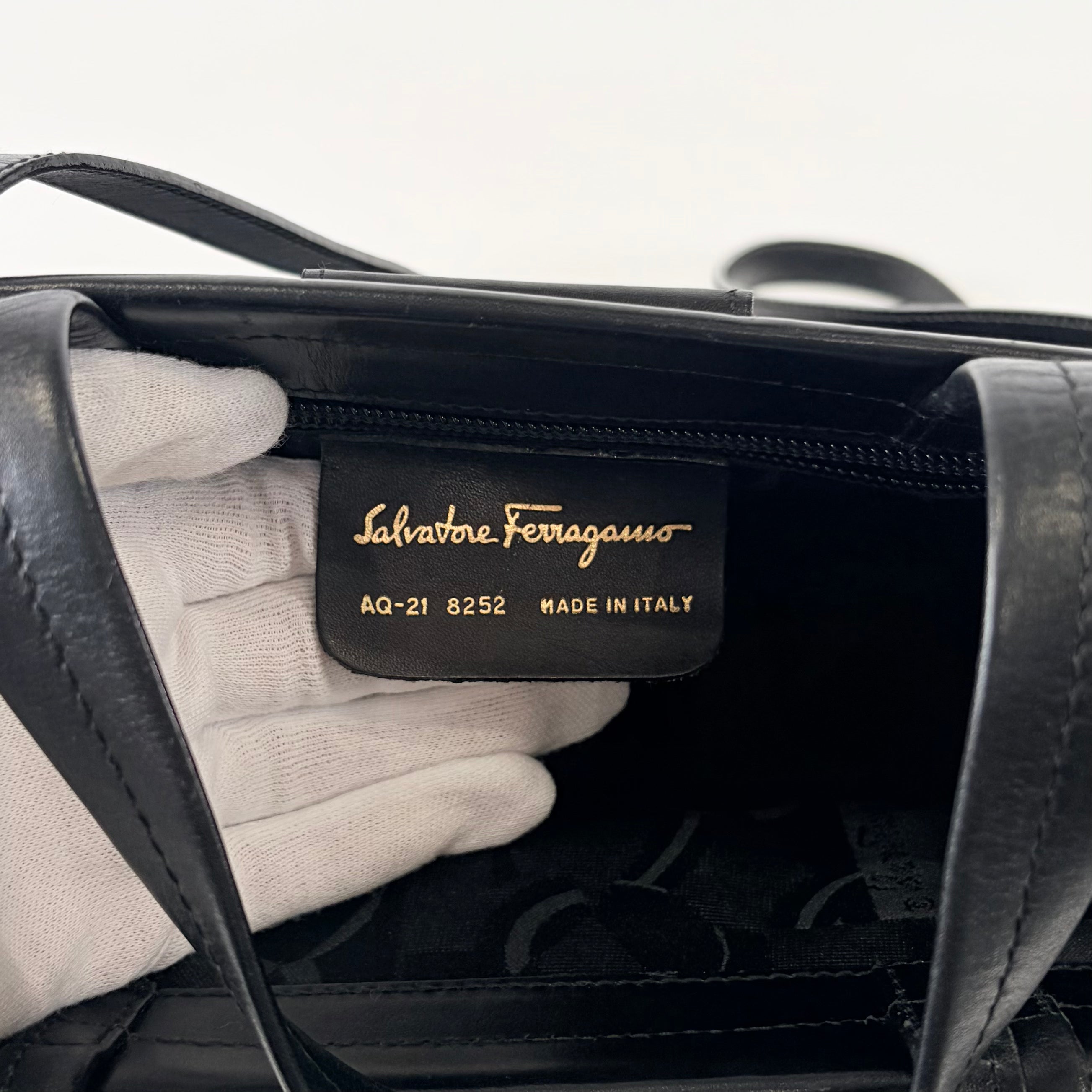 2607 secondhand Ferragamo 2Way bag