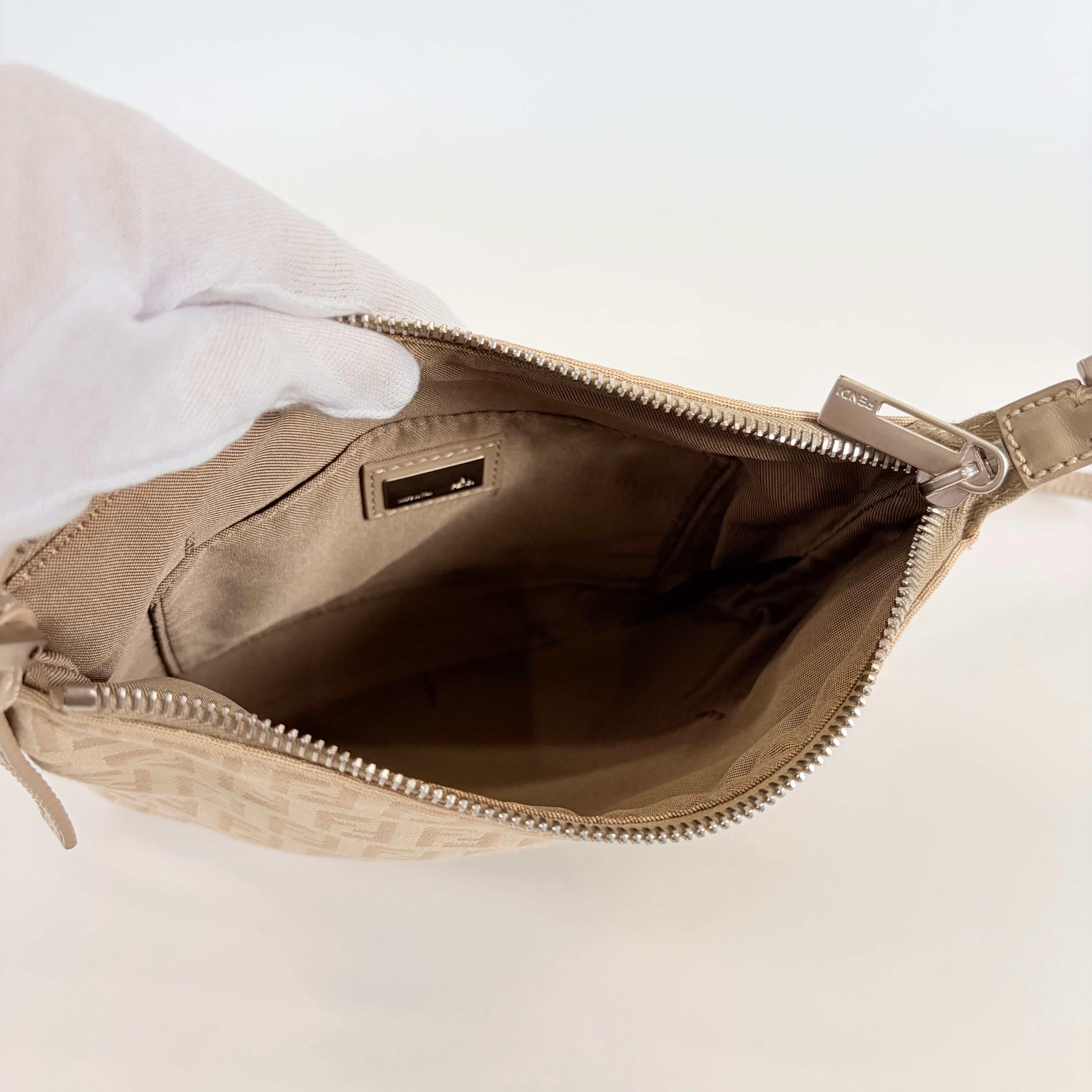 2607 secondhand FENDI Zucchino Shoulder bag