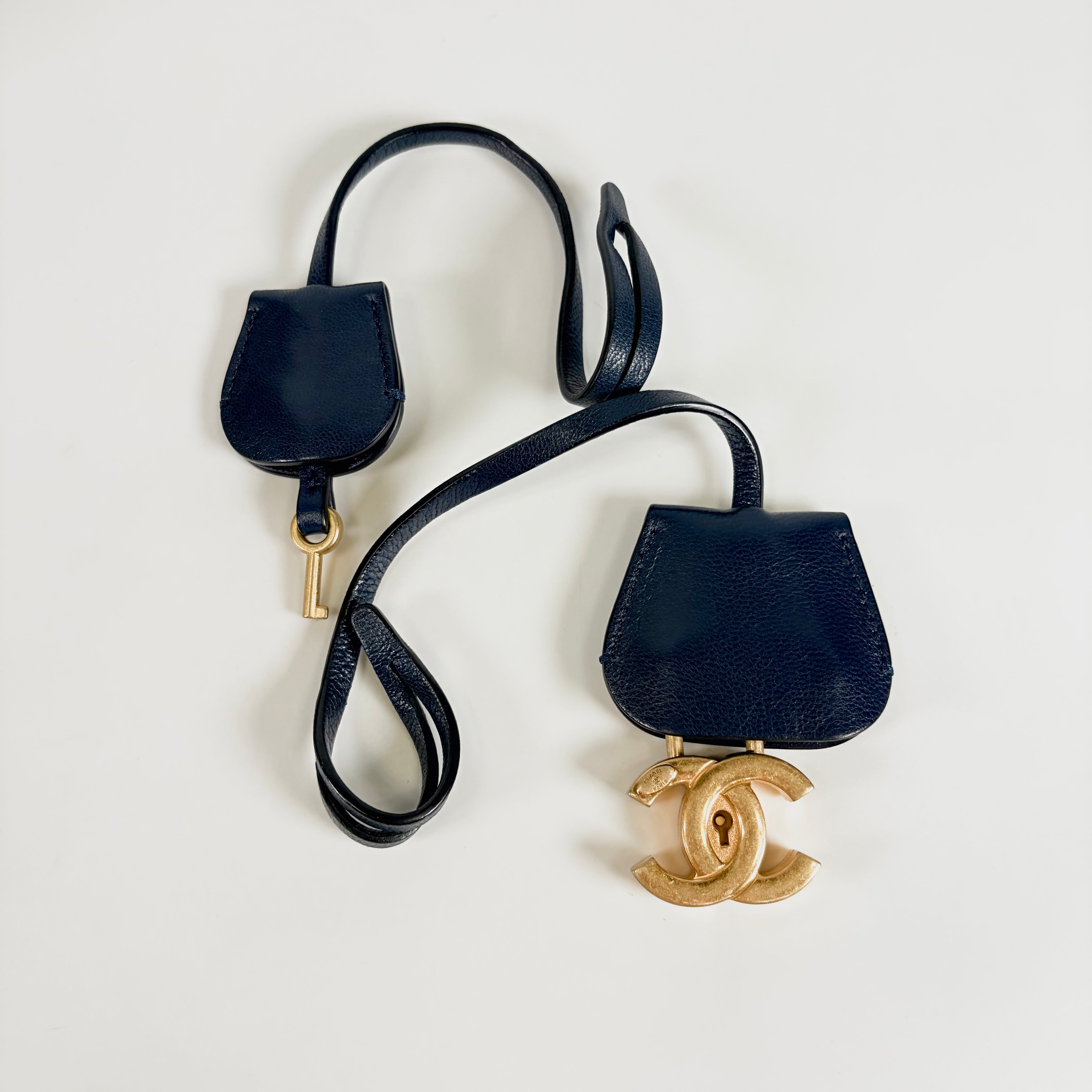 2607 secondhand CHANEL Philly Gri 2WAY Vanity bag Navy lambskin gold metal fittings 29