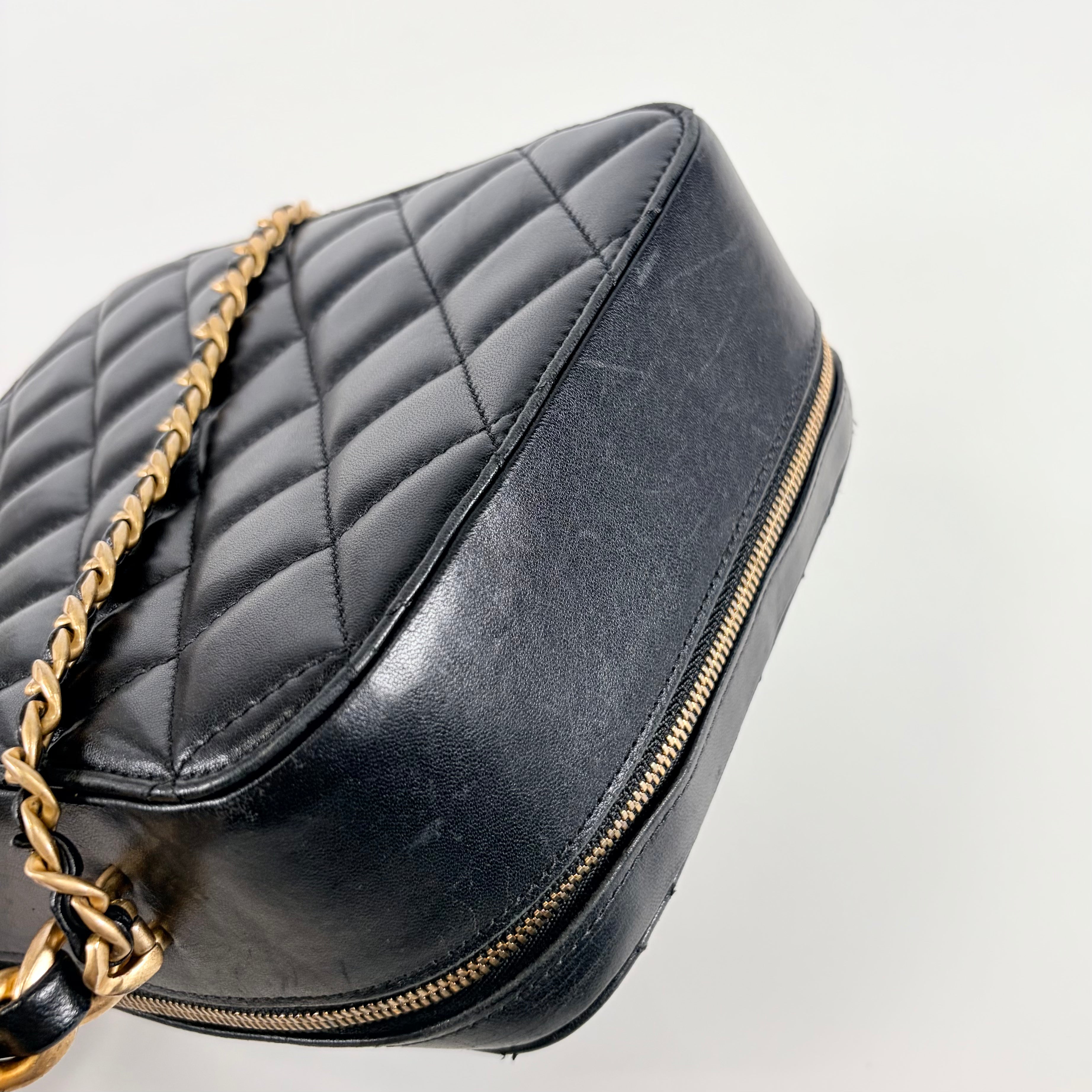 2607 secondhand CHANEL Matelasse top handle Chain Shoulder Bag black lambskin