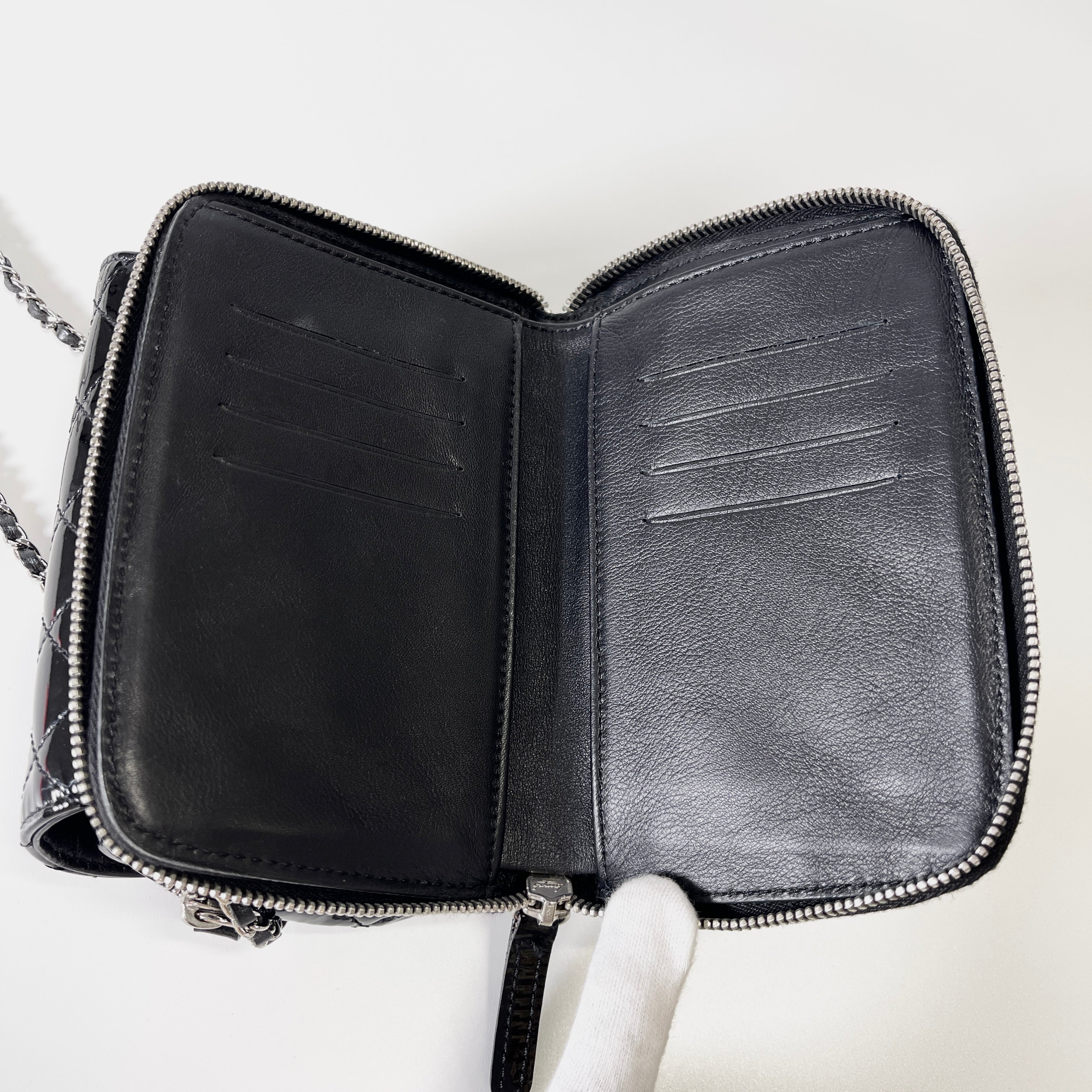 2512 secondhand CHANEL patent chain shoulderbag