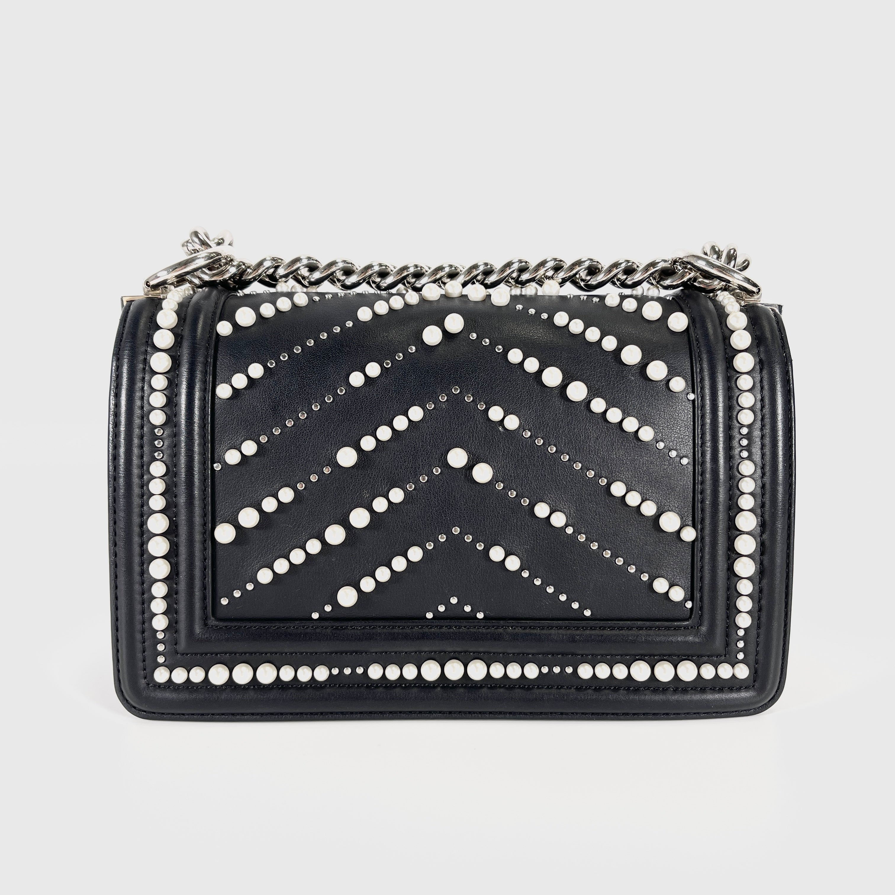 2601 secondhand CHANEL Boy