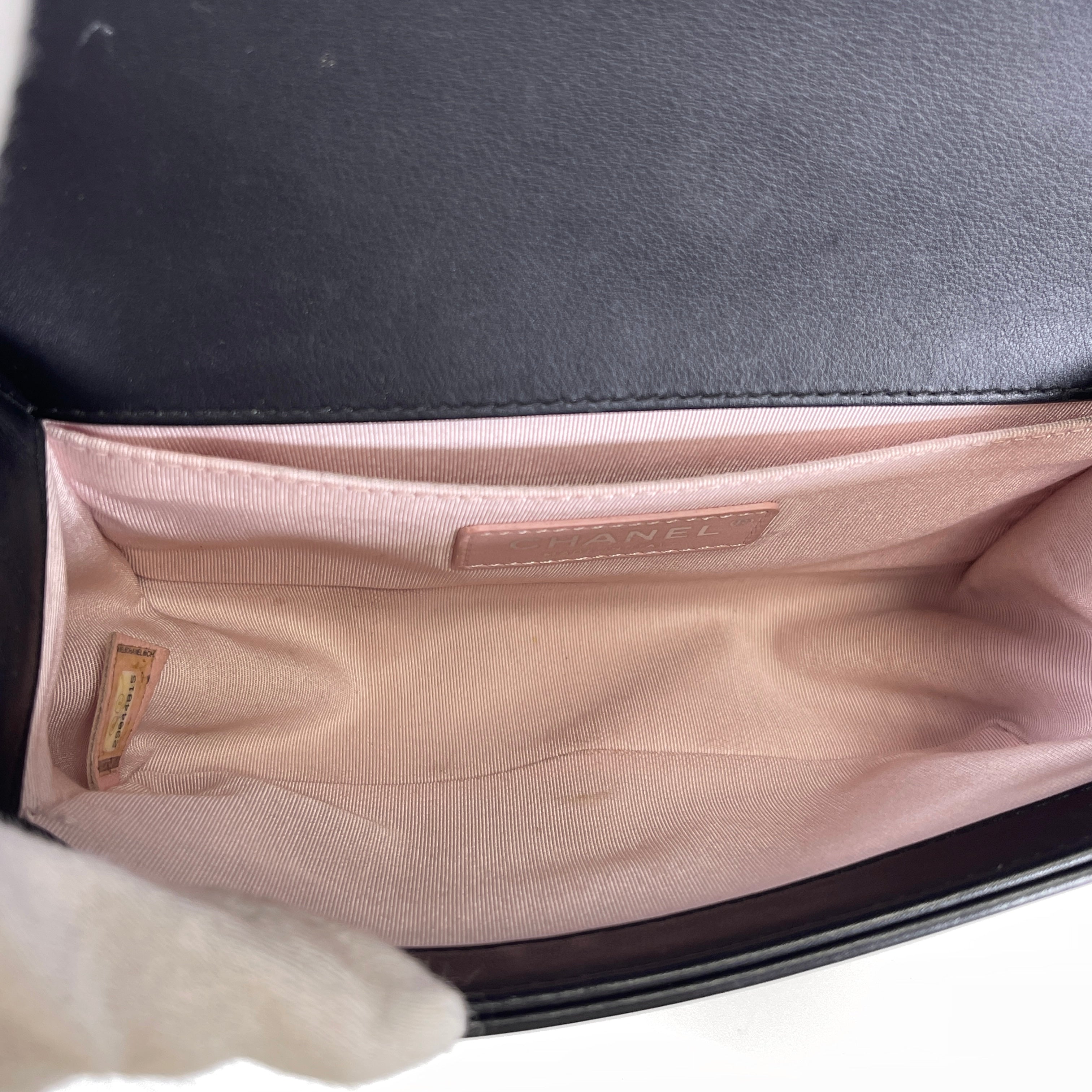 2601 secondhand CHANEL Boy