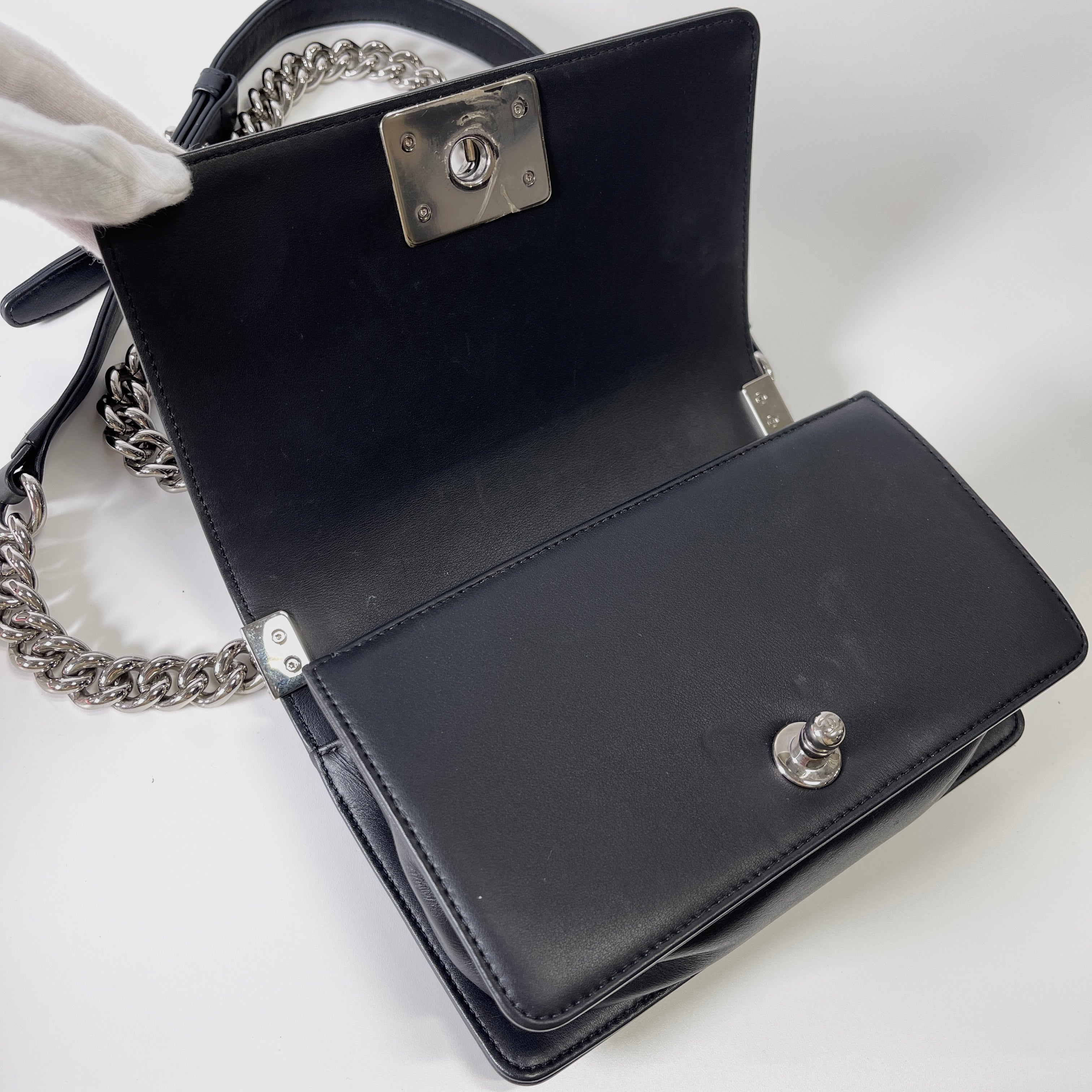 2601 secondhand CHANEL Boy
