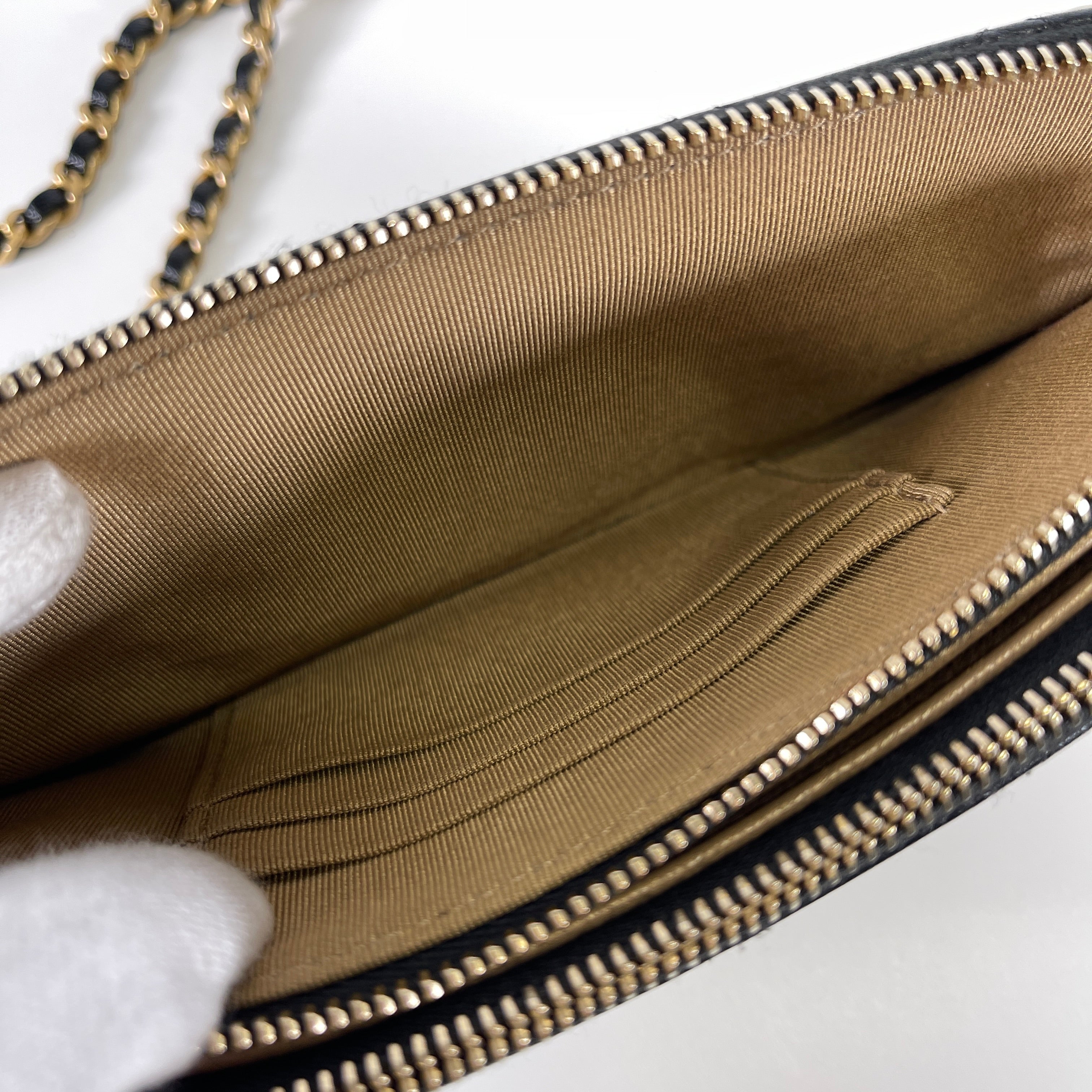 2601 secondhand CHANEL fake Pearl With Chain Wallet