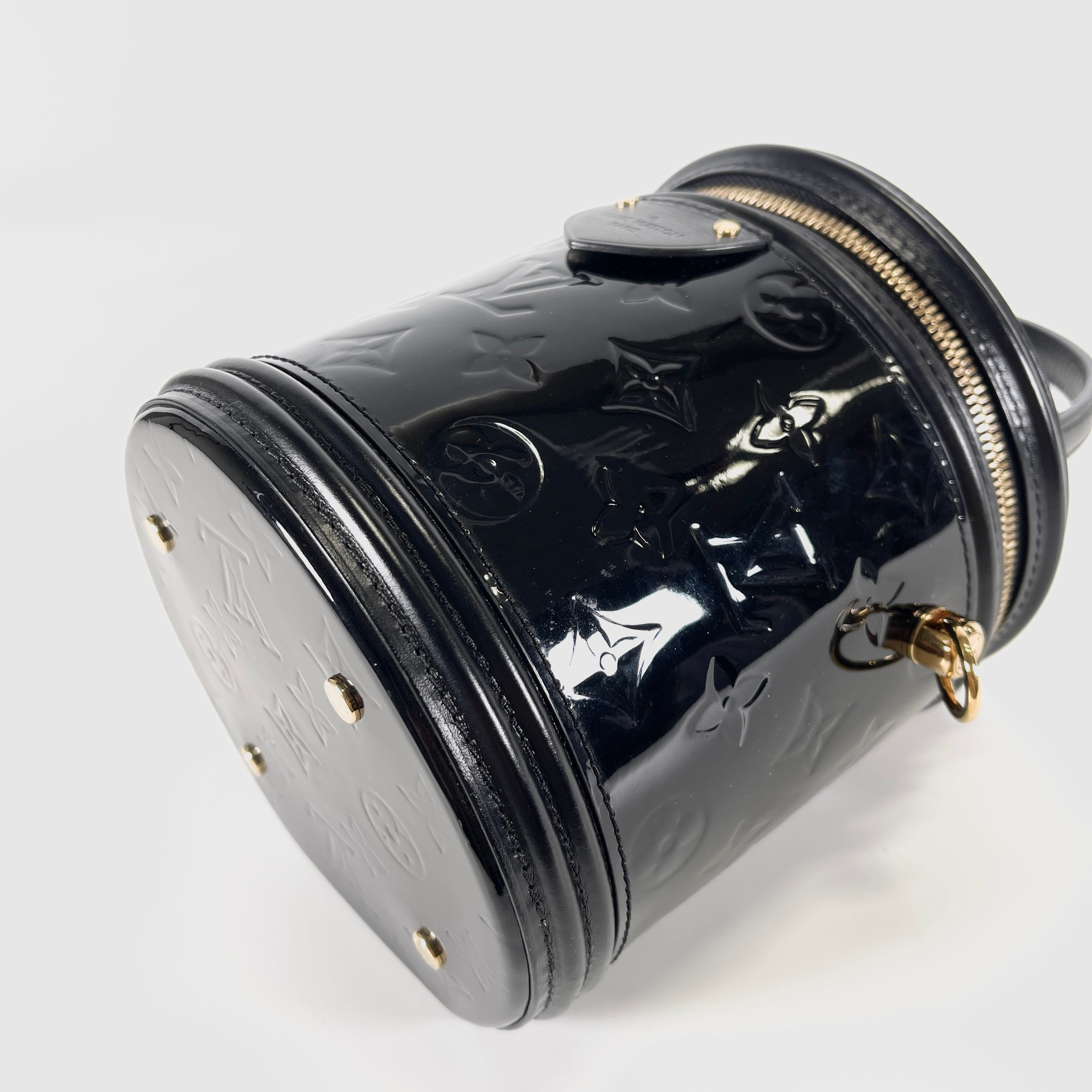 2601 secondhand LV Cannes