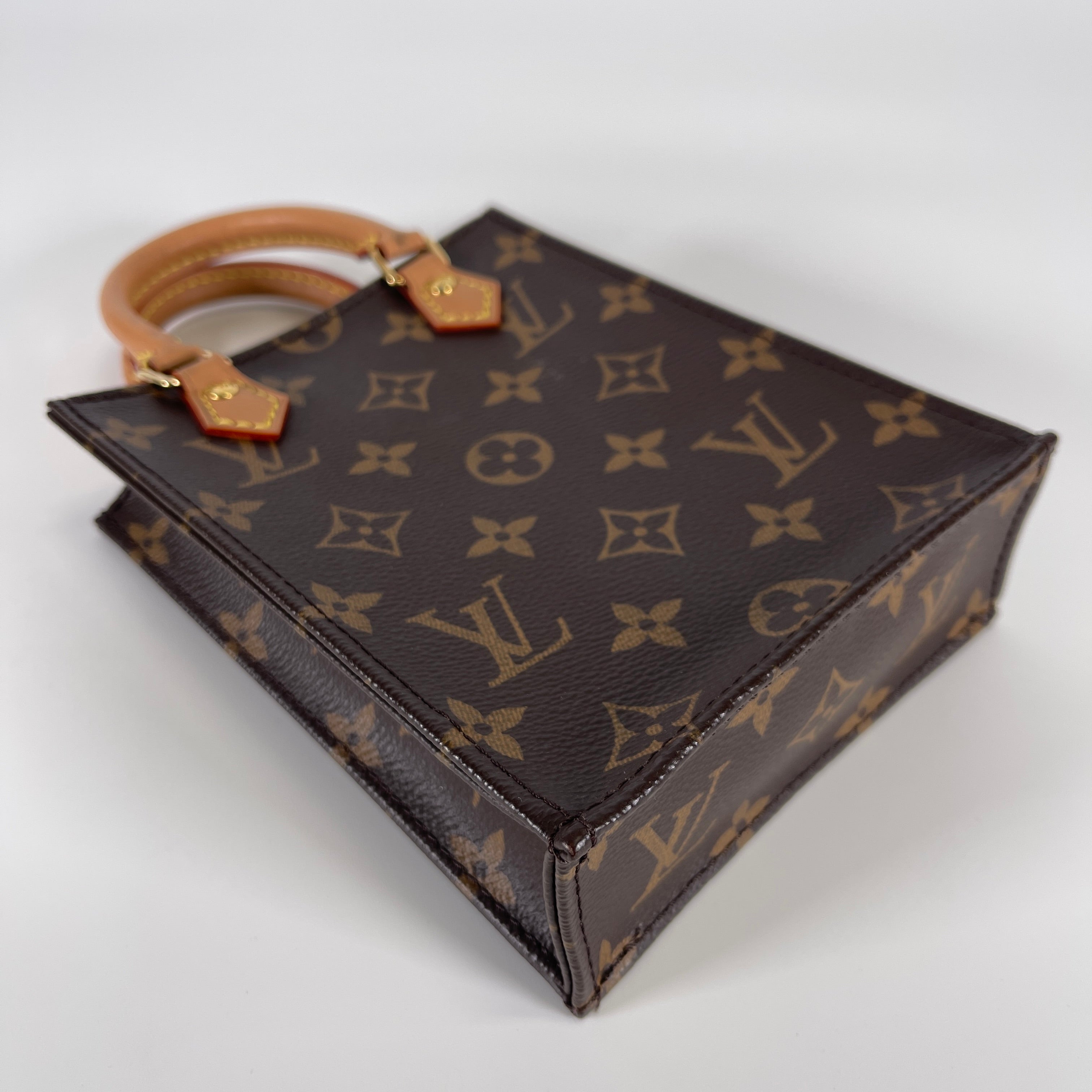 2601 secondhand LV Petite Sac Pla
