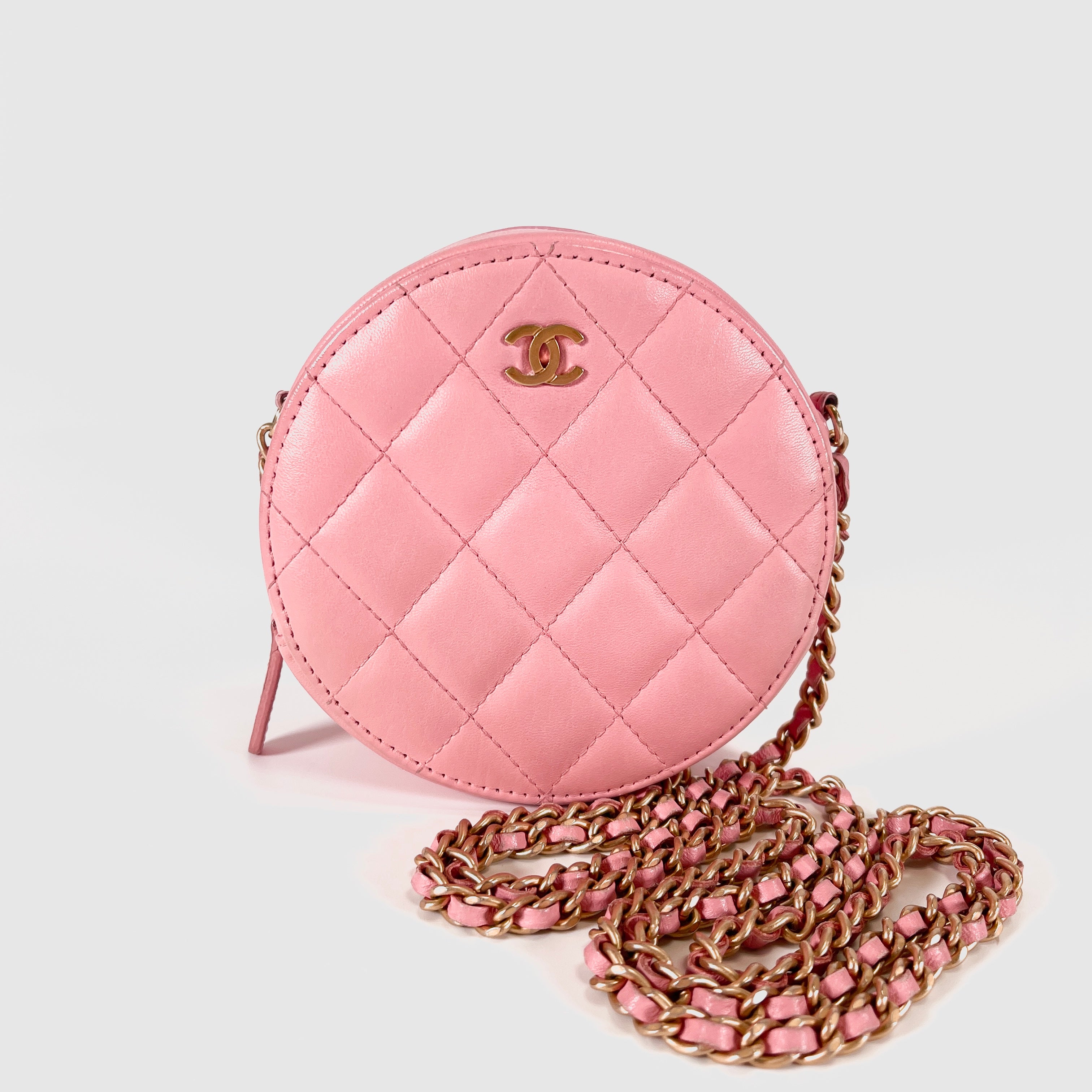 2601 CHANEL Chain Shoulder Bag