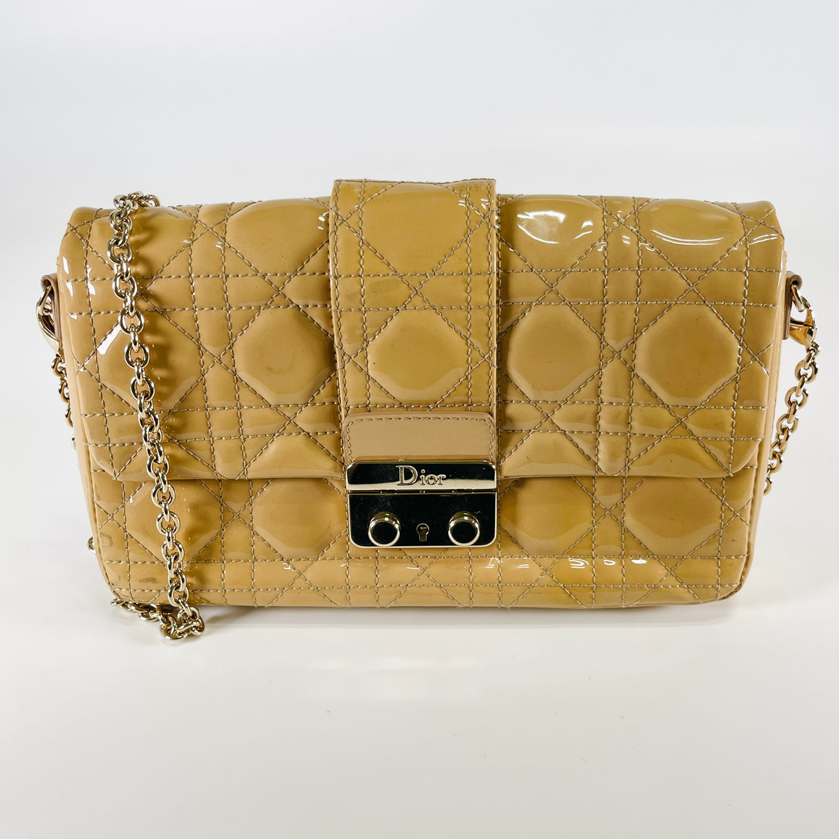 2604 secondhand CD patent Chain Shoulder Bag + O