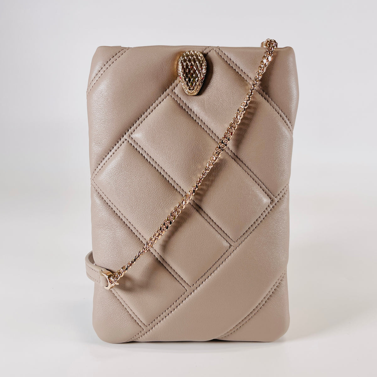 2604 secondhand BVLGARI Serpenti leather Cabochon smartphone bag beige