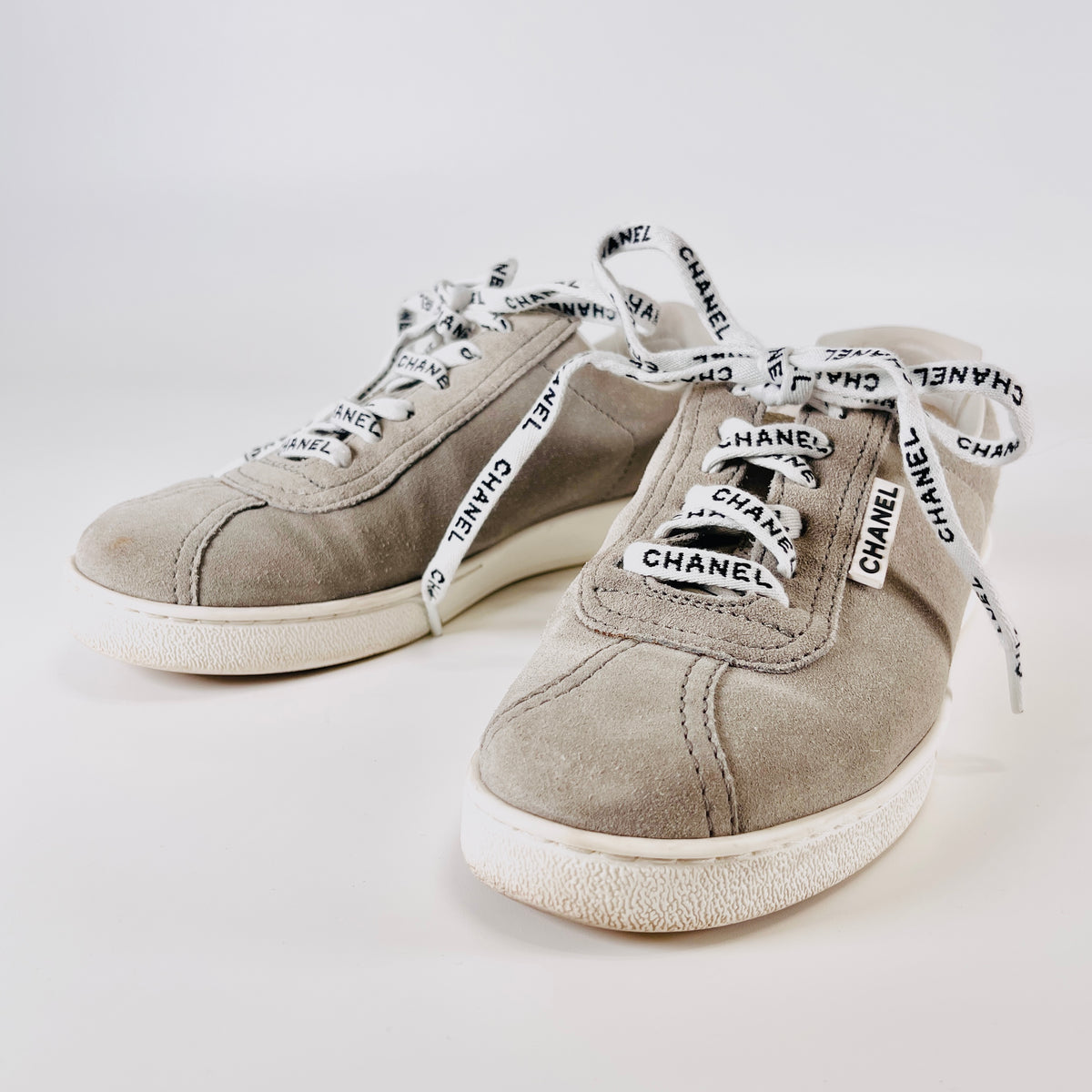 2606 secondhand CHANEL sneakers G34085