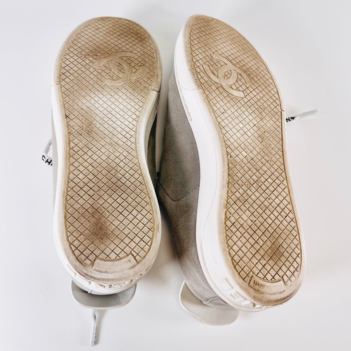 2606 secondhand CHANEL sneakers G34085