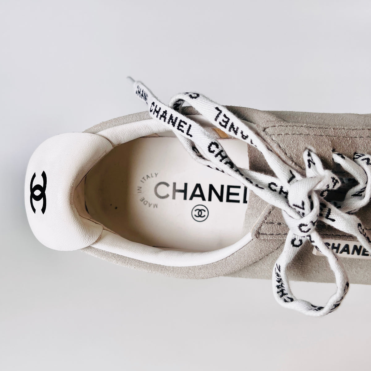 2606 secondhand CHANEL sneakers G34085