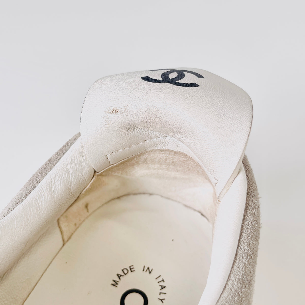 2606 secondhand CHANEL sneakers G34085