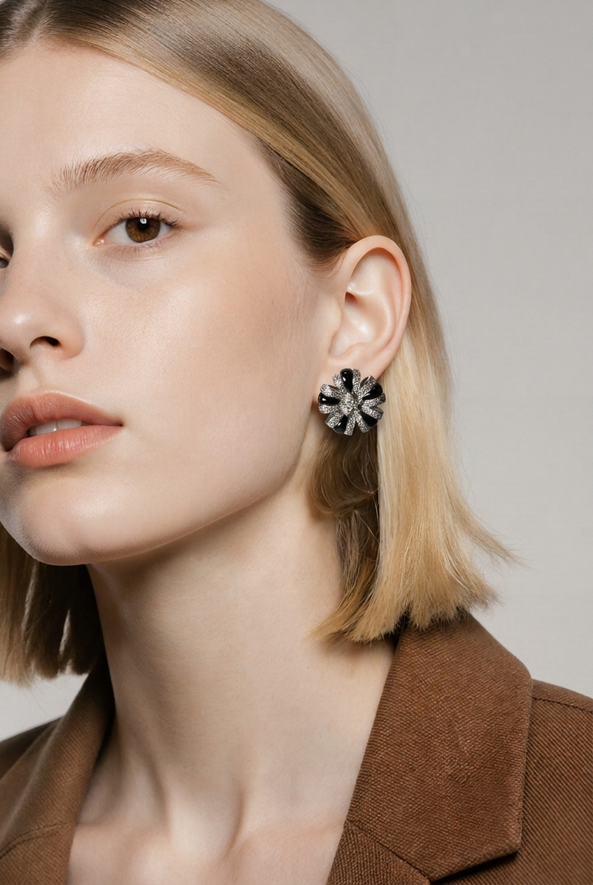 2606 secondhand K18WG/14WG earrings onyx/D0.32×2 Total 9.2g