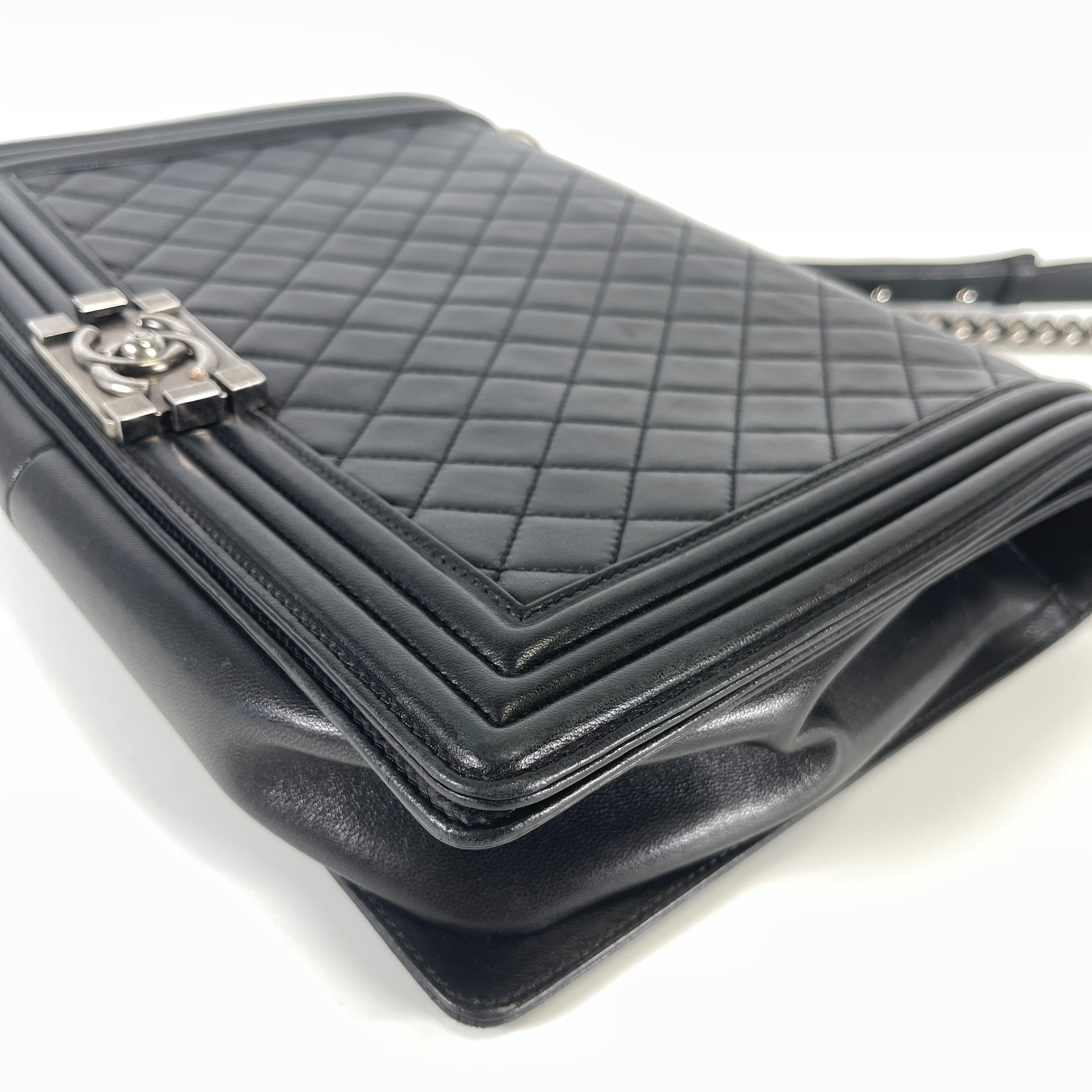 2602 secondhand CHANEL brand bag