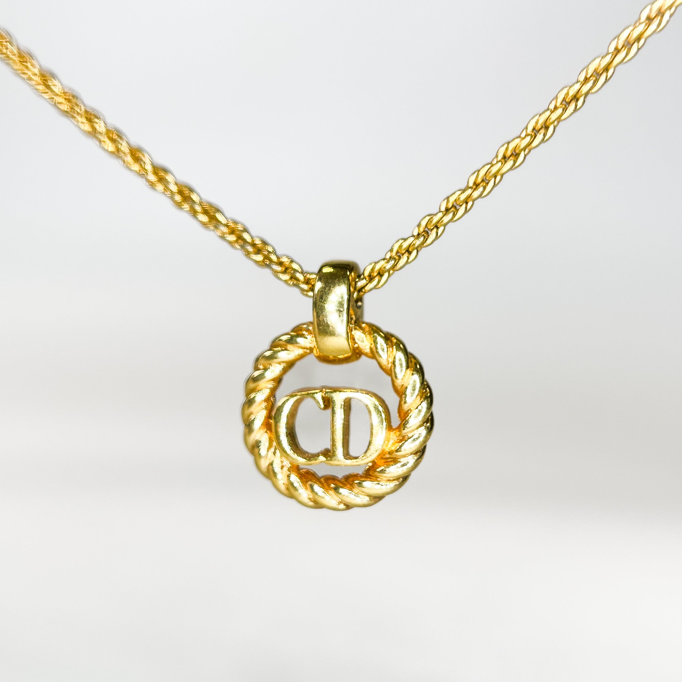 2507 Christian Dior necklace