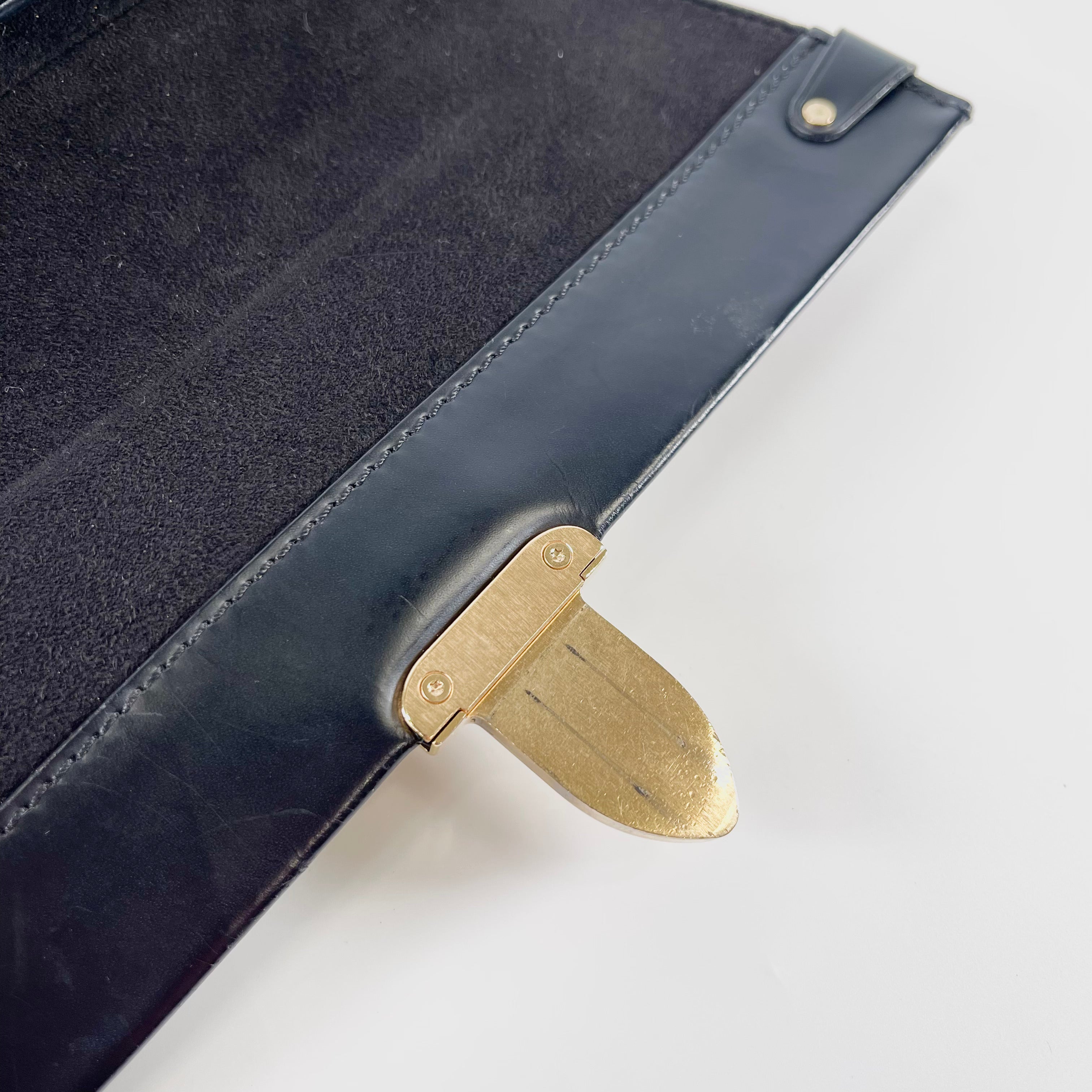 2601 secondhand LV one handle flap bag