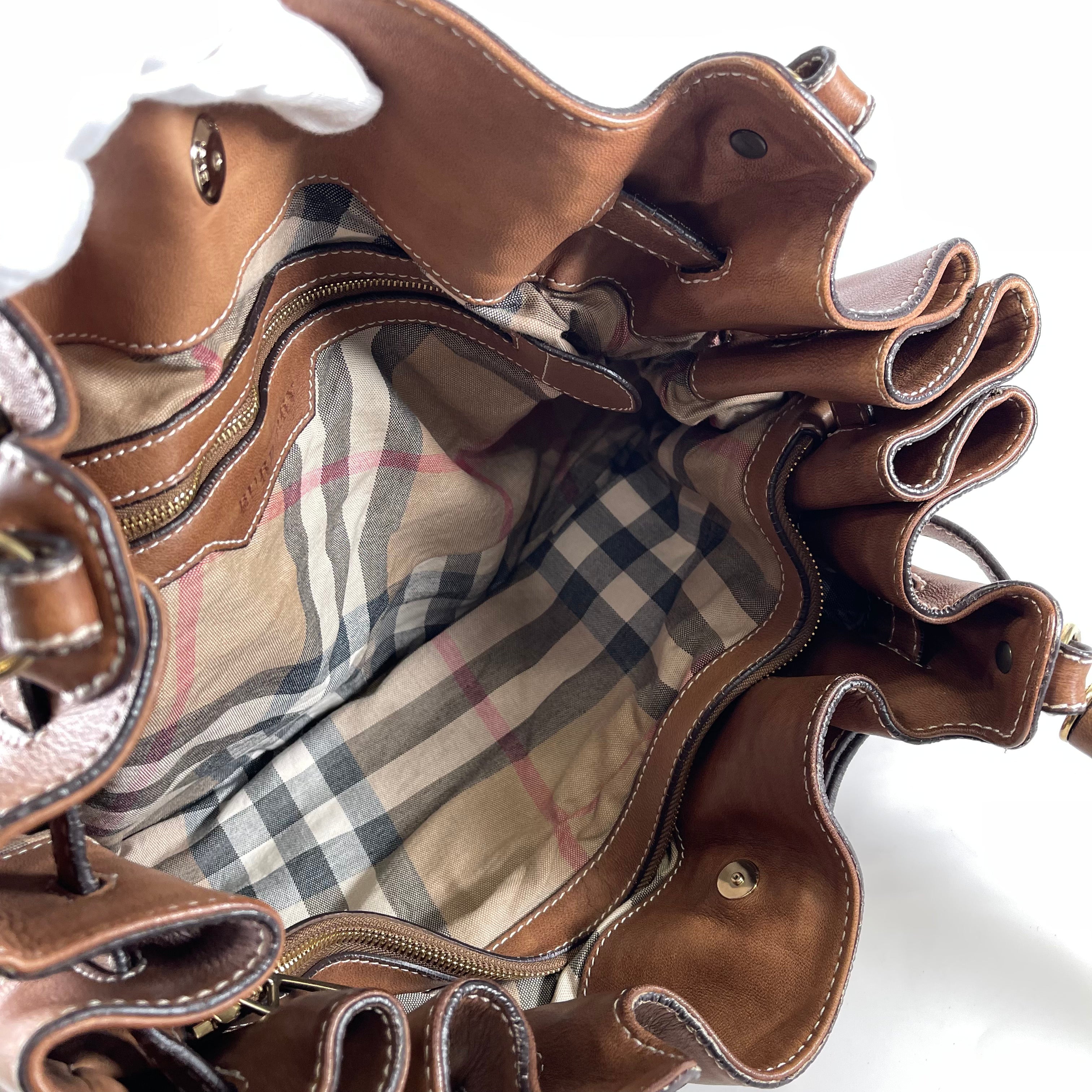 2601 secondhand BURBERRY hand bag