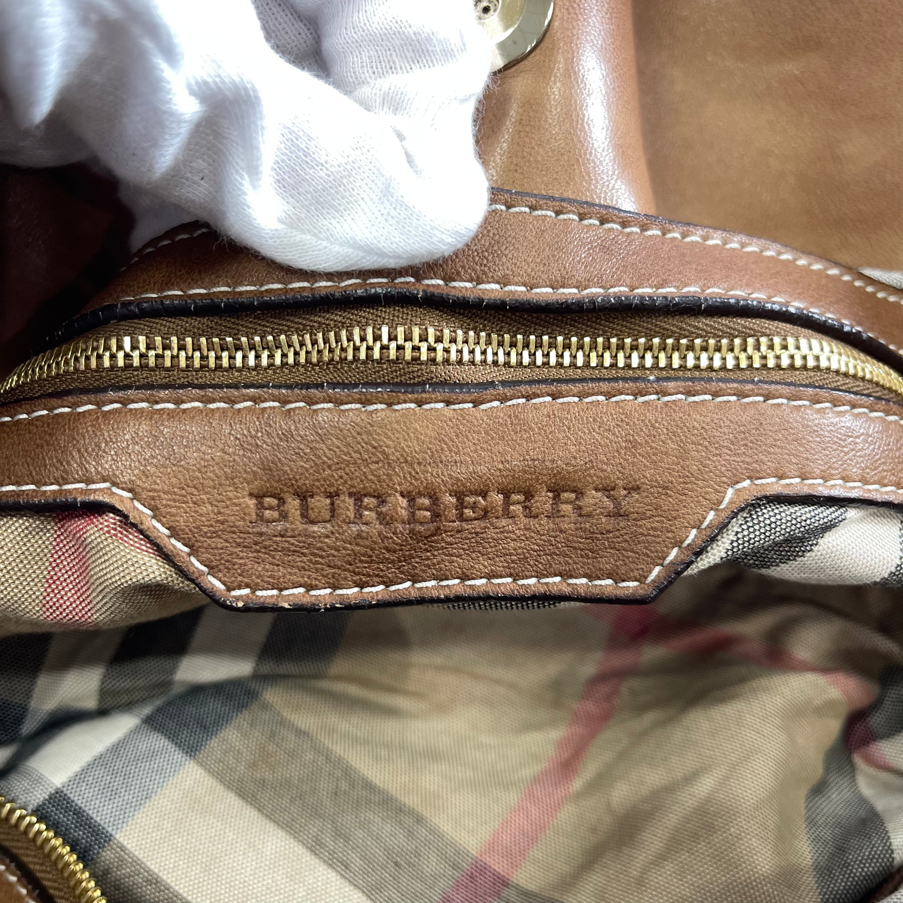 2601 secondhand BURBERRY hand bag