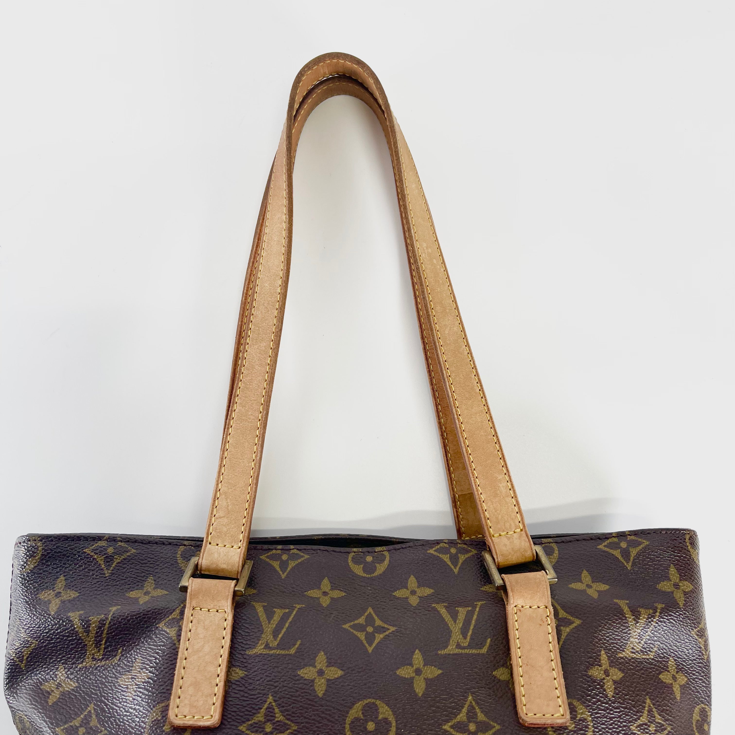 2602 secondhand LV Monogram piano